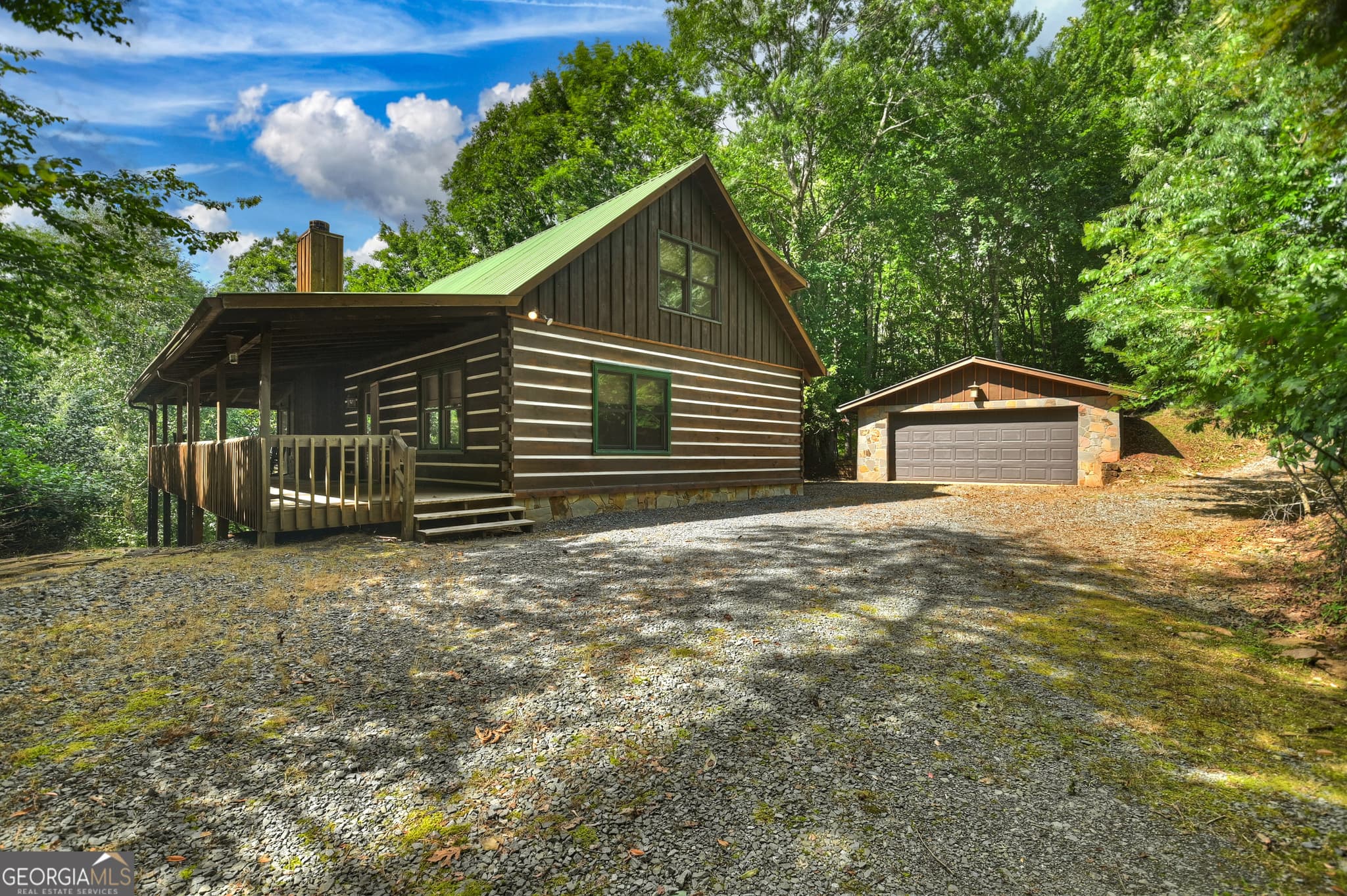 4 bedroom, 3 bathroom, 2,574 sq ft cabin,single family residence for sale at 100 Arrow Way, Mineral Bluff, GA 30559 — photo 7