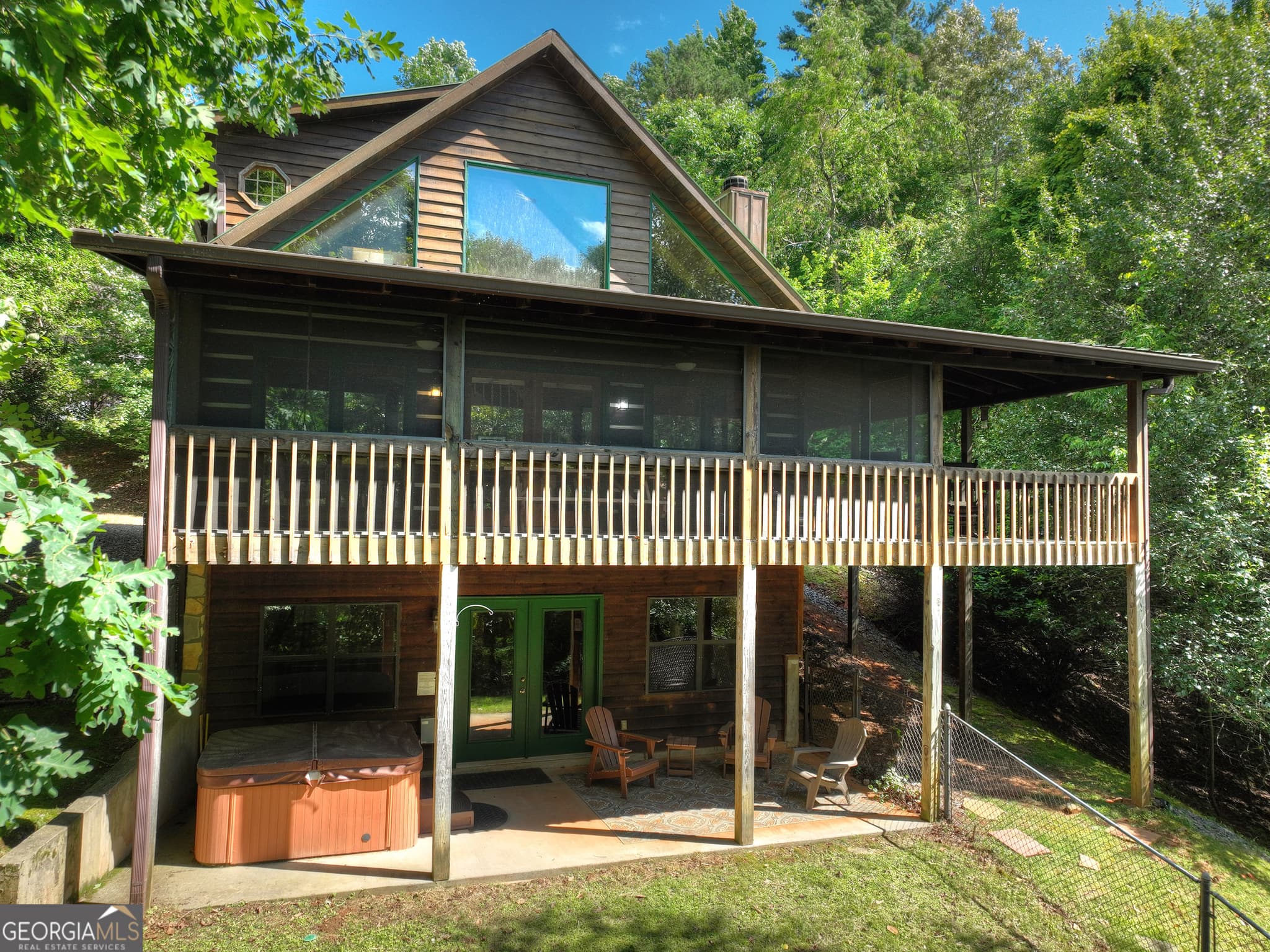 4 bedroom, 3 bathroom, 2,574 sq ft cabin,single family residence for sale at 100 Arrow Way, Mineral Bluff, GA 30559 — photo 3