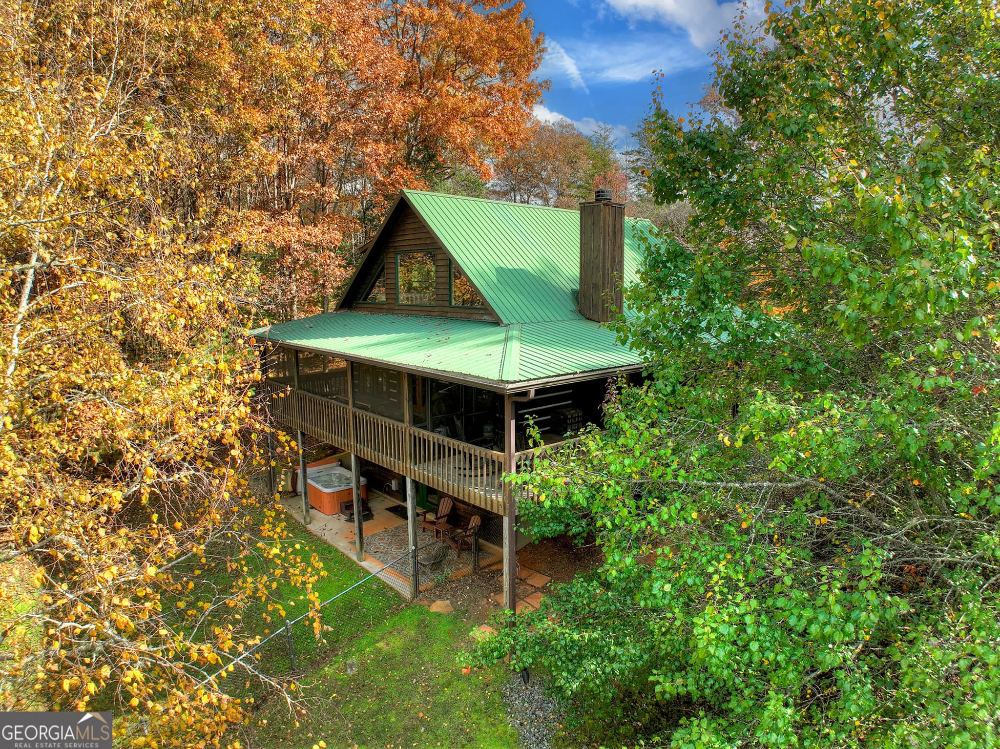 4 bedroom, 3 bathroom, 2,574 sq ft cabin,single family residence for sale at 100 Arrow Way, Mineral Bluff, GA 30559 — photo 5