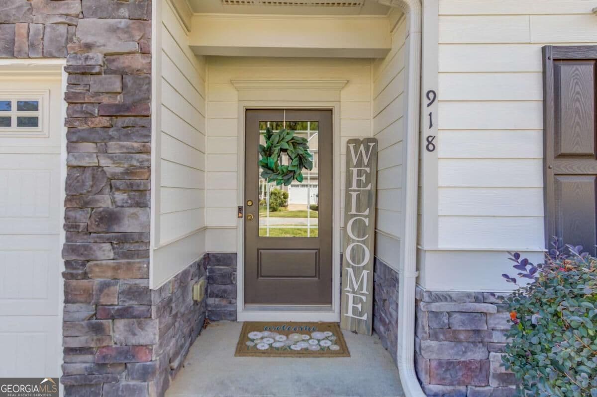 3 bedroom, 2 bathroom, 1,822 sq ft single family residence for sale at 918 Blind Brook Circle, Hoschton, GA 30548 — photo 6