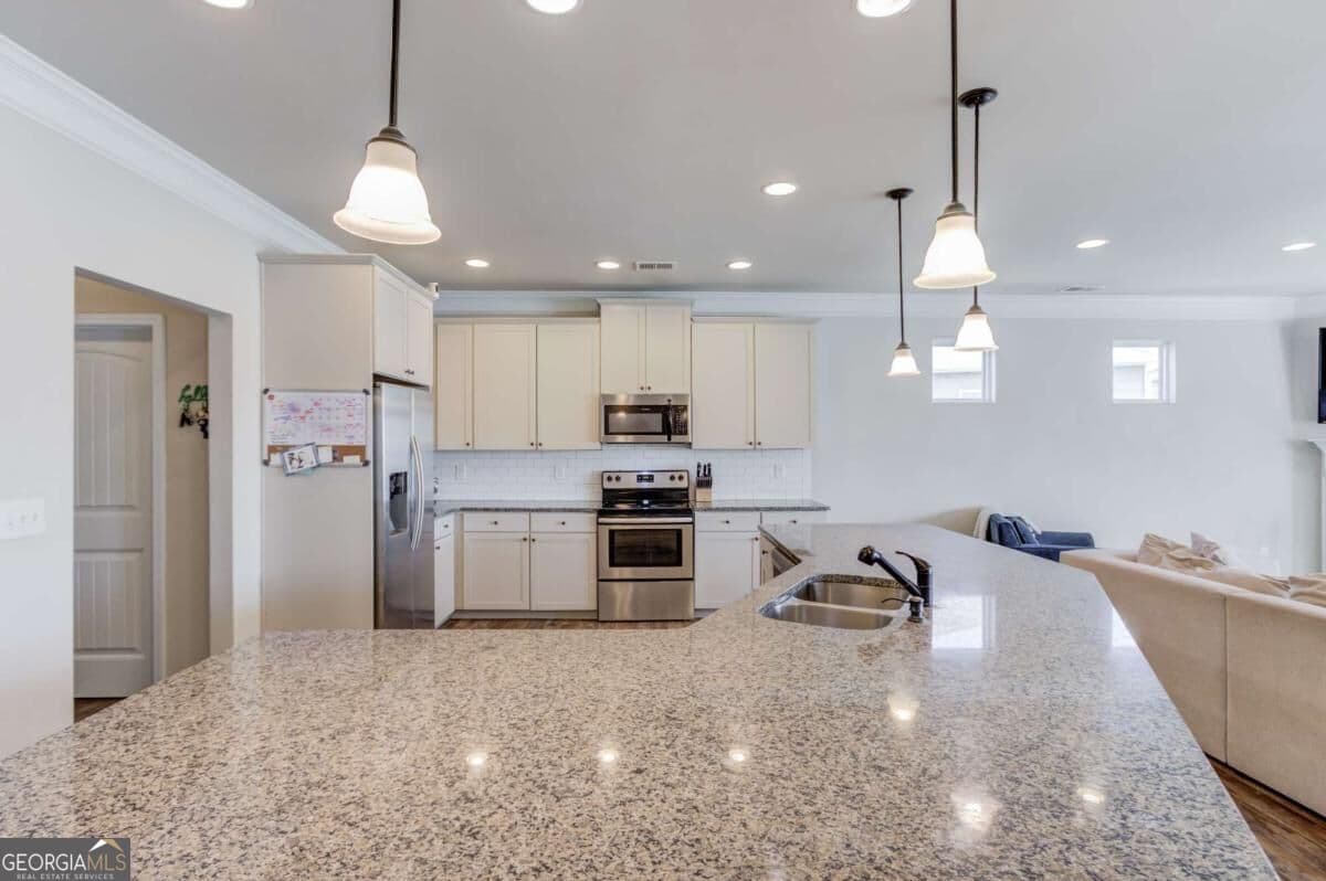 3 bedroom, 2 bathroom, 1,822 sq ft single family residence for sale at 918 Blind Brook Circle, Hoschton, GA 30548 — photo 10