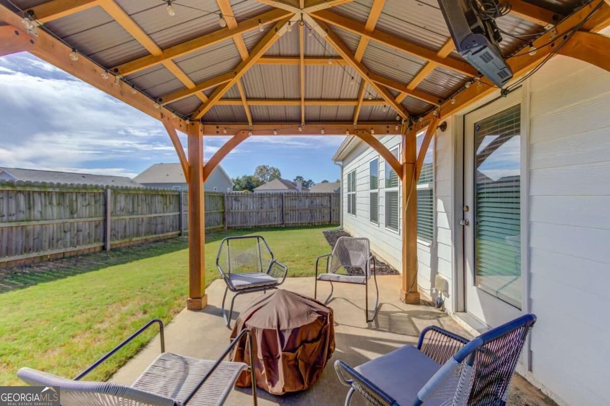 3 bedroom, 2 bathroom, 1,822 sq ft single family residence for sale at 918 Blind Brook Circle, Hoschton, GA 30548 — photo 4