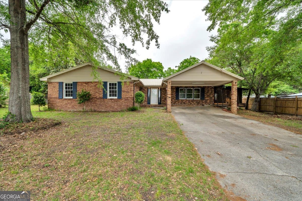 4 bedroom, 2 bathroom, 1,866 sq ft single family residence for sale at 111 Weaver Road, Warner Robins, GA 31093 — photo 3