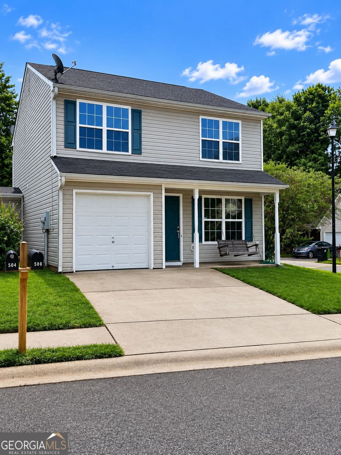 3 bedroom, 2.5 bathroom, 1,404 sq ft townhouse for sale at 500 Jaclyn Circle, Mcdonough, GA 30253 — photo 3