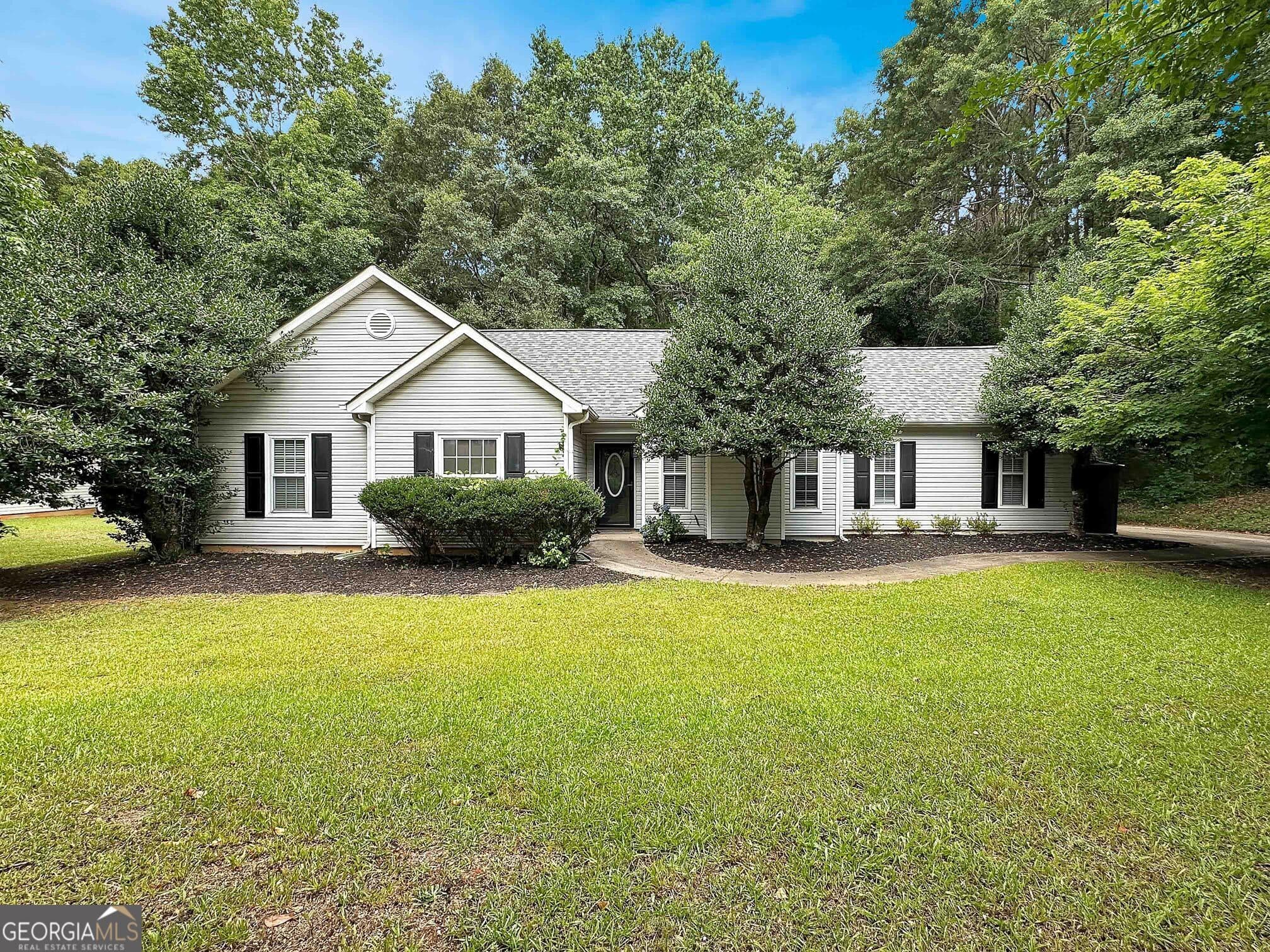 3 bedroom, 2 bathroom, 1,752 sq ft single family residence sold at 77 Paces Landing Way, Newnan, GA 30263