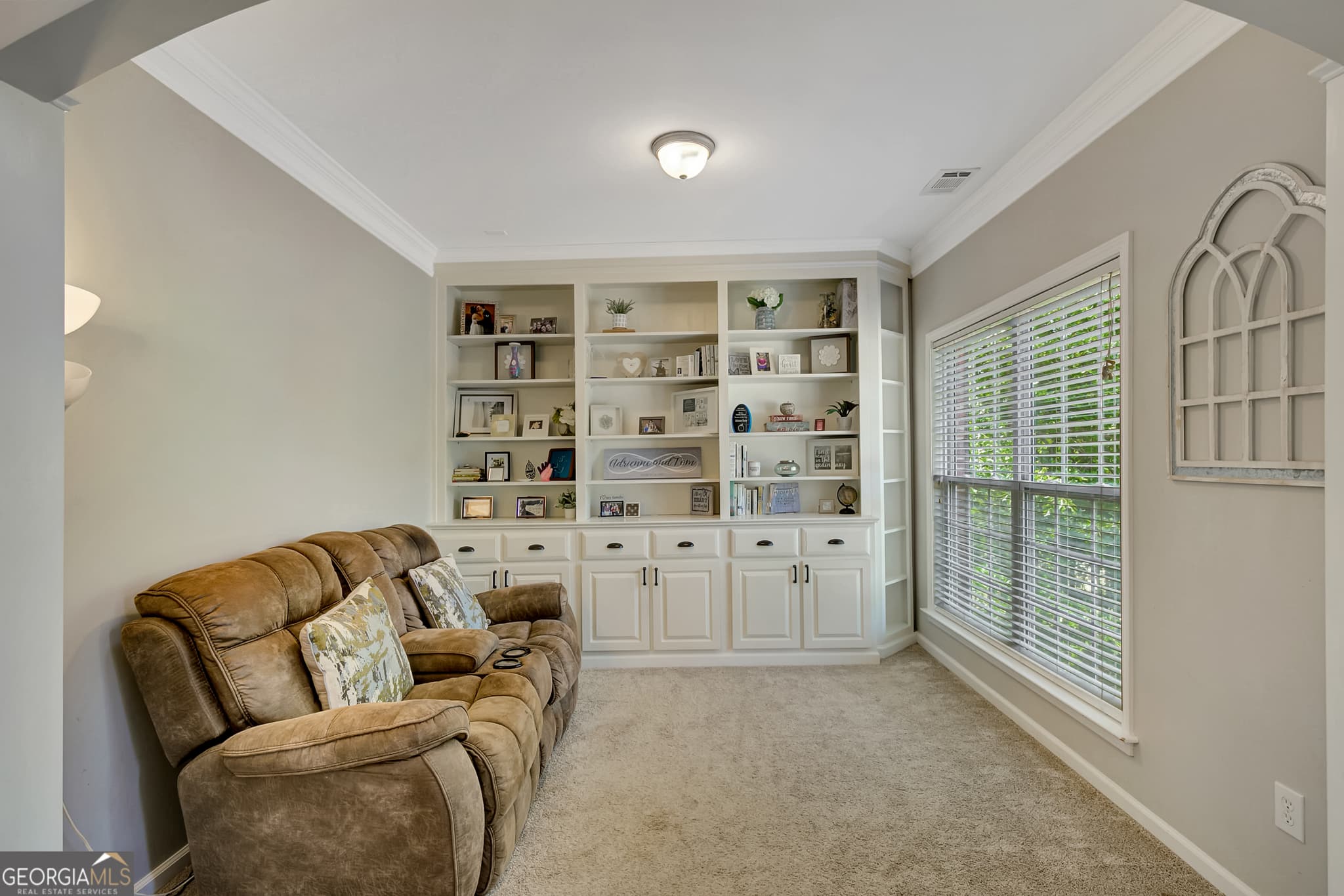 4 bedroom, 4.5 bathroom, 4,059 sq ft single family residence for sale at 381 Rosebay Lane, Sharpsburg, GA 30277 — photo 4