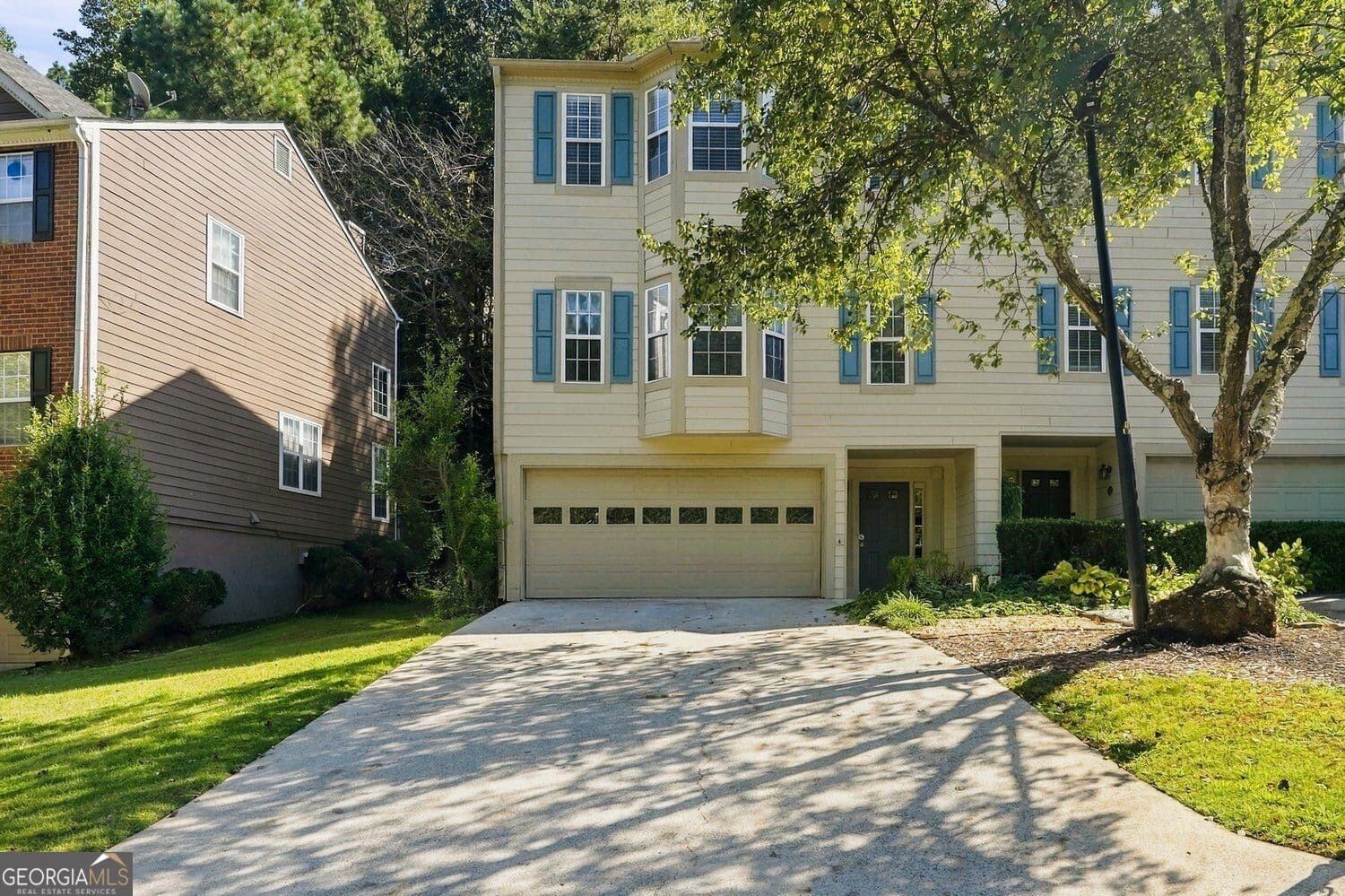 3 bedroom, 2 bathroom, 3,130 sq ft townhouse for sale at 2462 Valley Cove Drive, Duluth, GA 30097 — photo 7