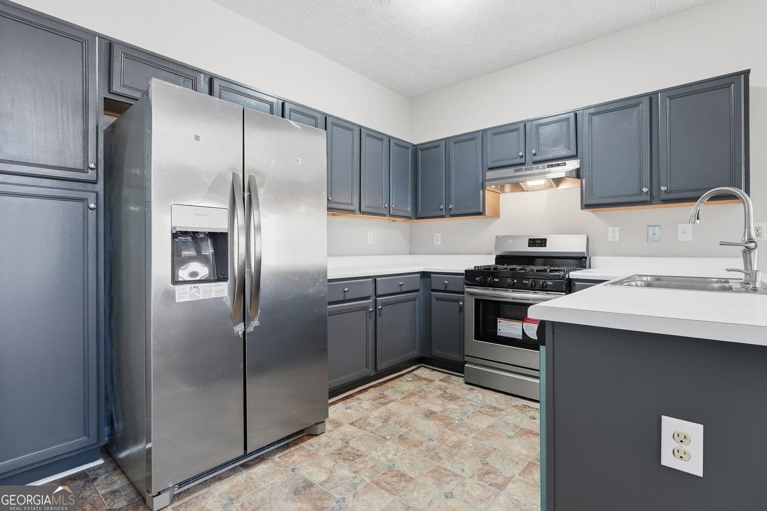 3 bedroom, 2 bathroom, 3,130 sq ft townhouse for sale at 2462 Valley Cove Drive, Duluth, GA 30097 — photo 3