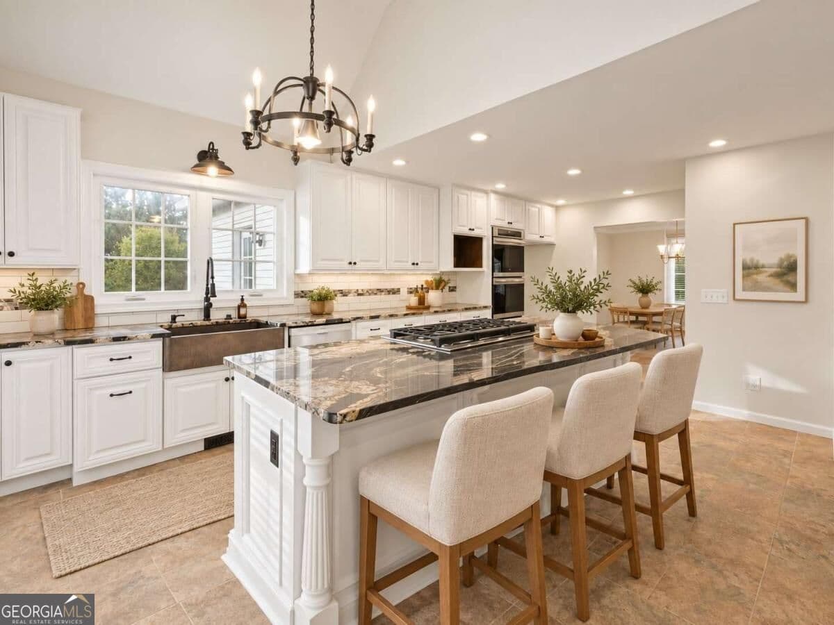 5 bedroom, 3.5 bathroom, 3,200 sq ft single family residence for sale at 113 Warwick Way, Rome, GA 30161 — photo 5