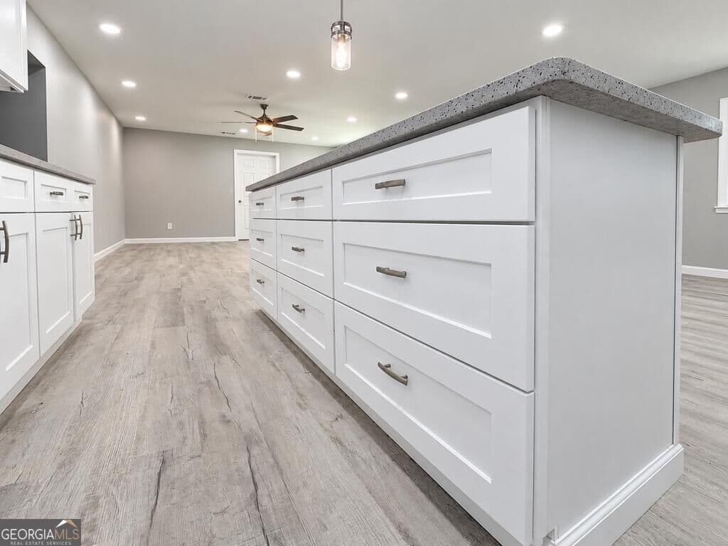 6 bedroom, 3.5 bathroom, 2,261 sq ft single family residence for sale at 1307 4th Avenue, Albany, GA 31707 — photo 6