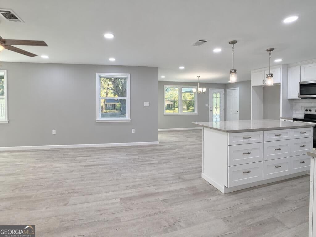 6 bedroom, 3.5 bathroom, 2,261 sq ft single family residence for sale at 1307 4th Avenue, Albany, GA 31707 — photo 4