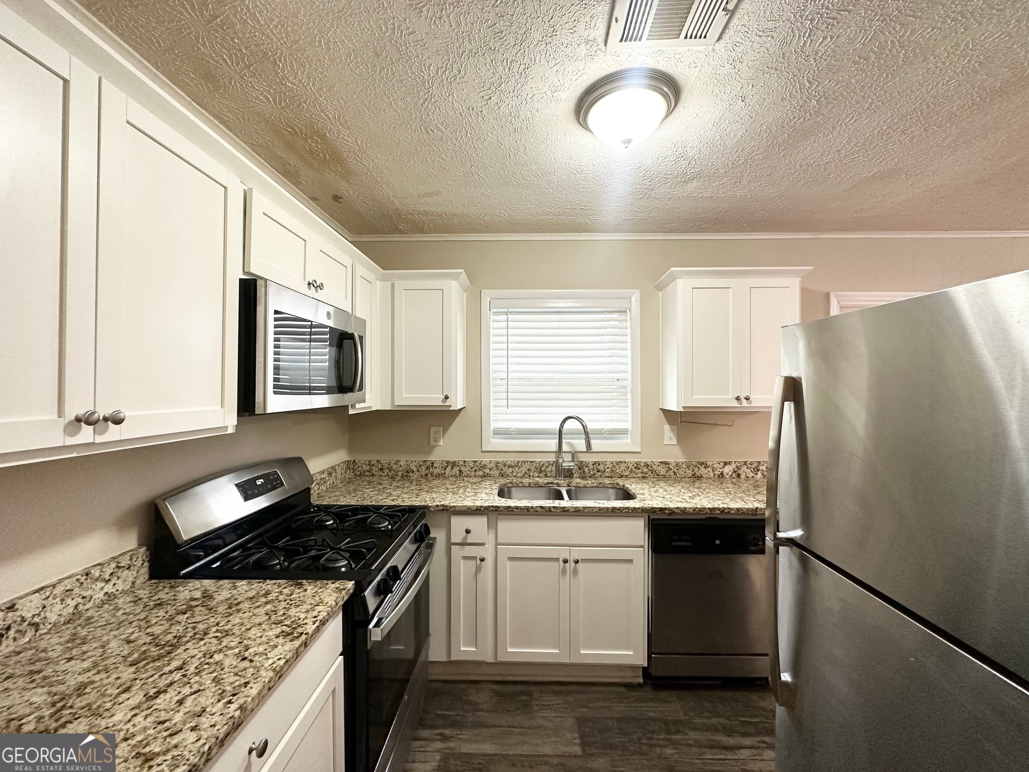 5 bedroom, 2 bathroom, 1,769 sq ft single family residence for sale at 10178 Allen Drive, Covington, GA 30014 — photo 6