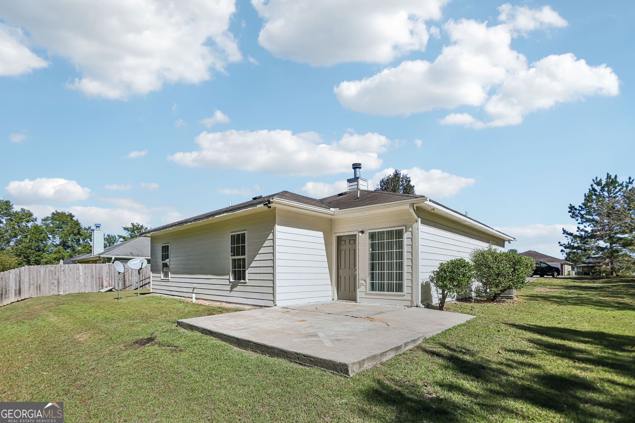 3 bedroom, 2 bathroom, 1,386 sq ft single family residence for sale at 387 Apple Blossom Way, Macon, GA 31217 — photo 5