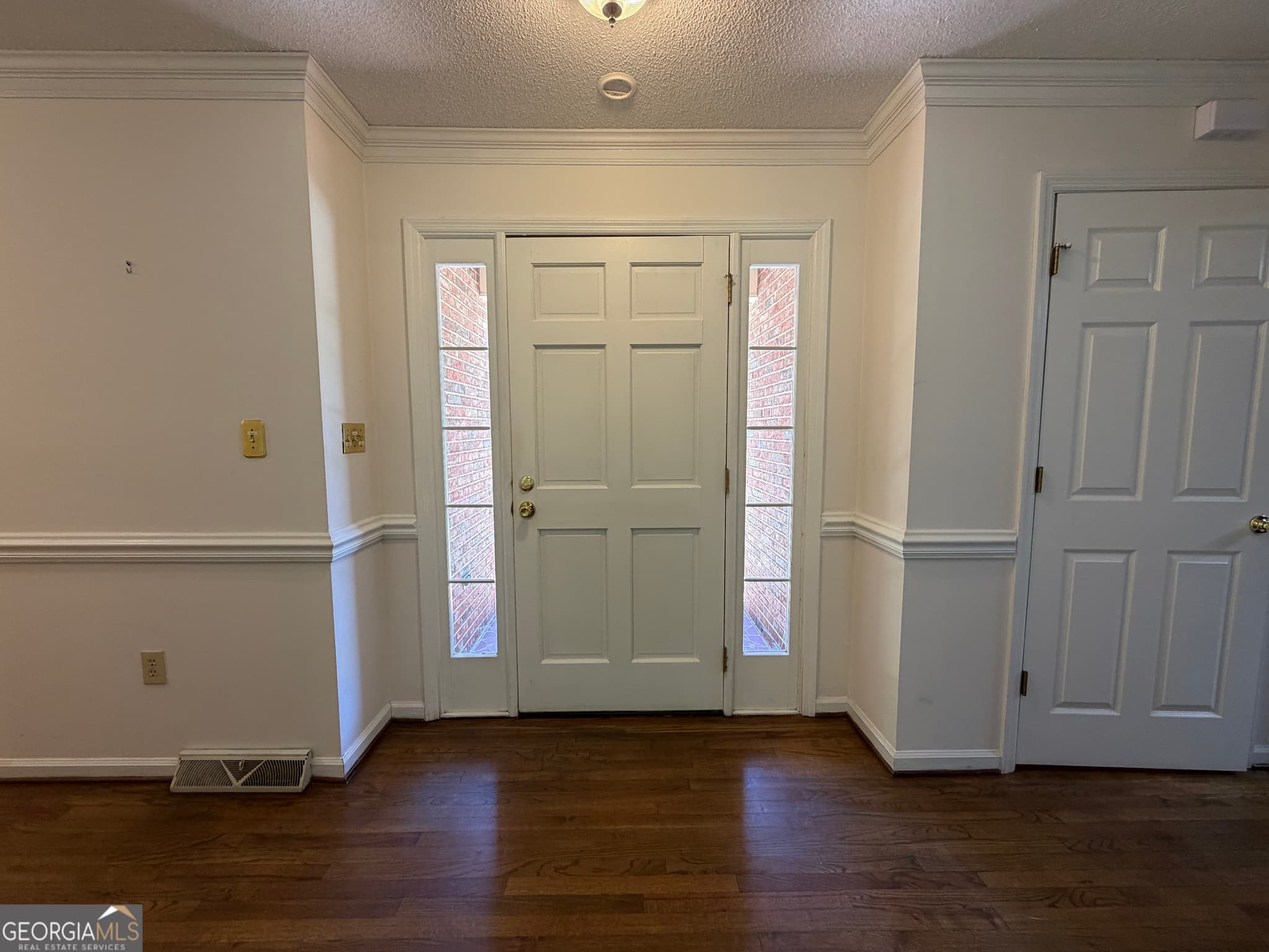 3 bedroom, 3 bathroom, 2,564 sq ft single family residence for sale at 683 Chestnut Drive, Thomson, GA 30824 — photo 2
