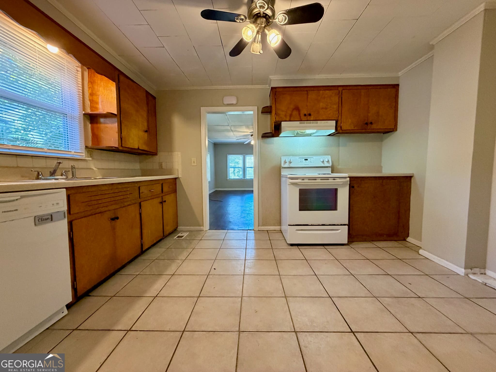 3 bedroom, 2 bathroom, 1,516 sq ft single family residence for rent at 215 Brown Street, Carrollton, GA 30117 for $1,545 a month — photo 8