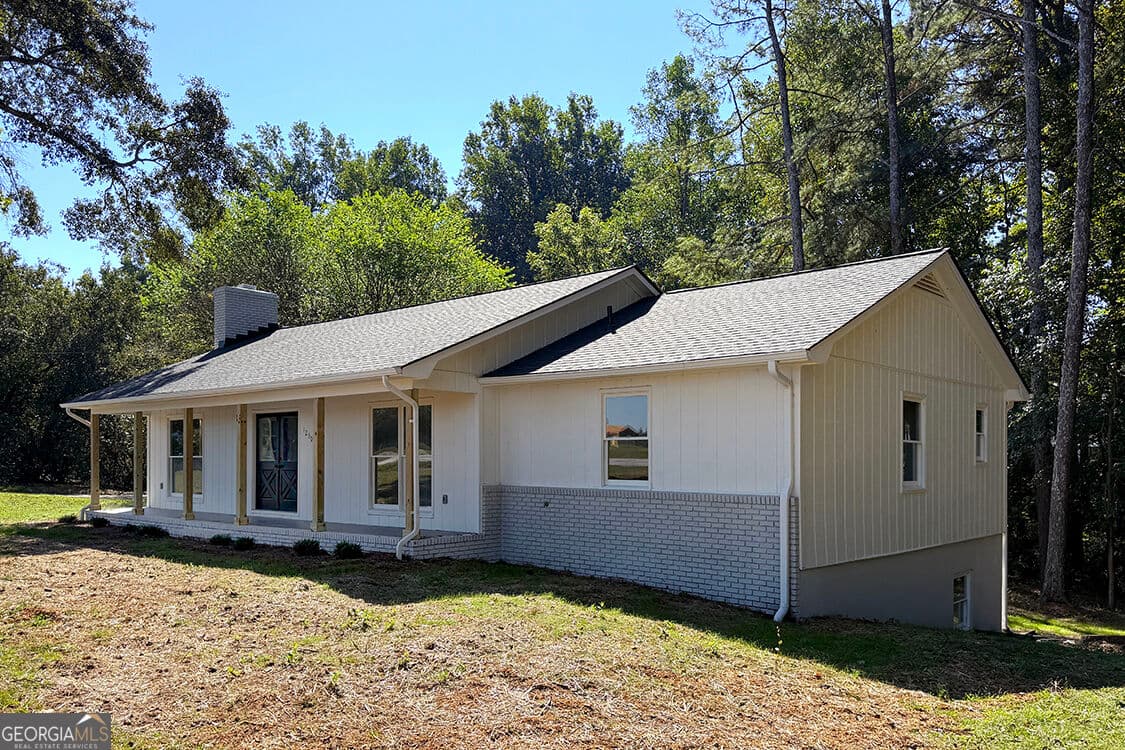 3 bedroom, 2 bathroom, 1,782 sq ft single family residence under contract at 1230 Astondale Road, Bishop, GA 30621 — photo 3