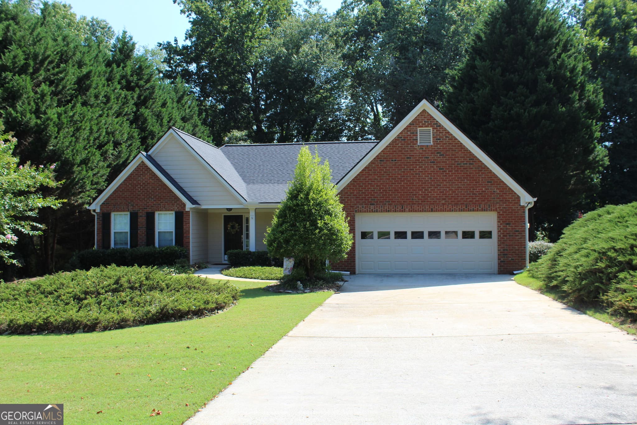 3 bedroom, 2 bathroom, 1,928 sq ft single family residence for sale at 7730 Timberline Overlook, Cumming, GA 30041 — photo 2