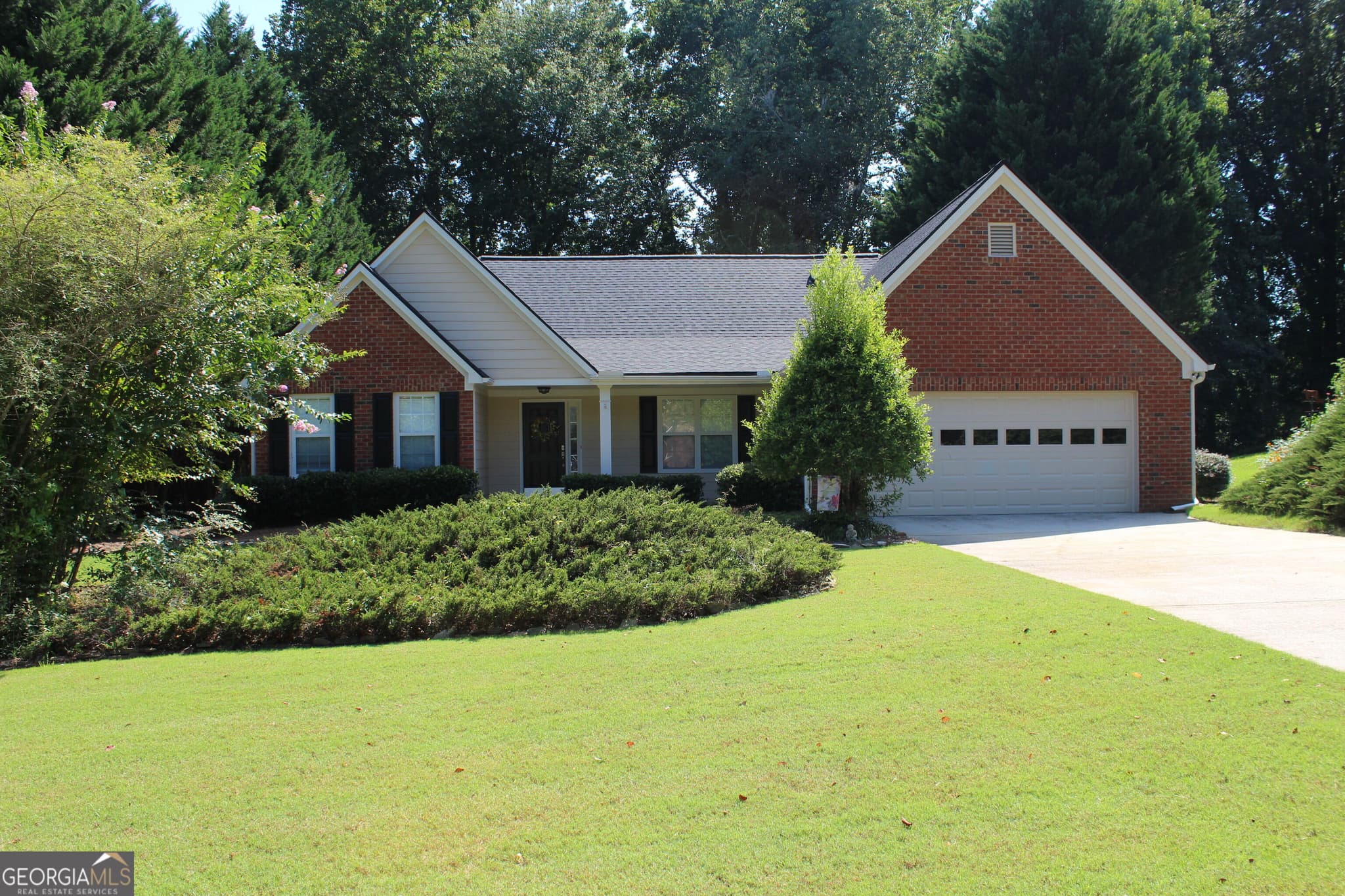 3 bedroom, 2 bathroom, 1,928 sq ft single family residence for sale at 7730 Timberline Overlook, Cumming, GA 30041
