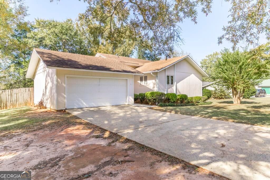 4 bedroom, 2.5 bathroom, 7 sq ft single family residence for sale at 1129 Kingston Rd, Perry, GA 31069 — photo 5