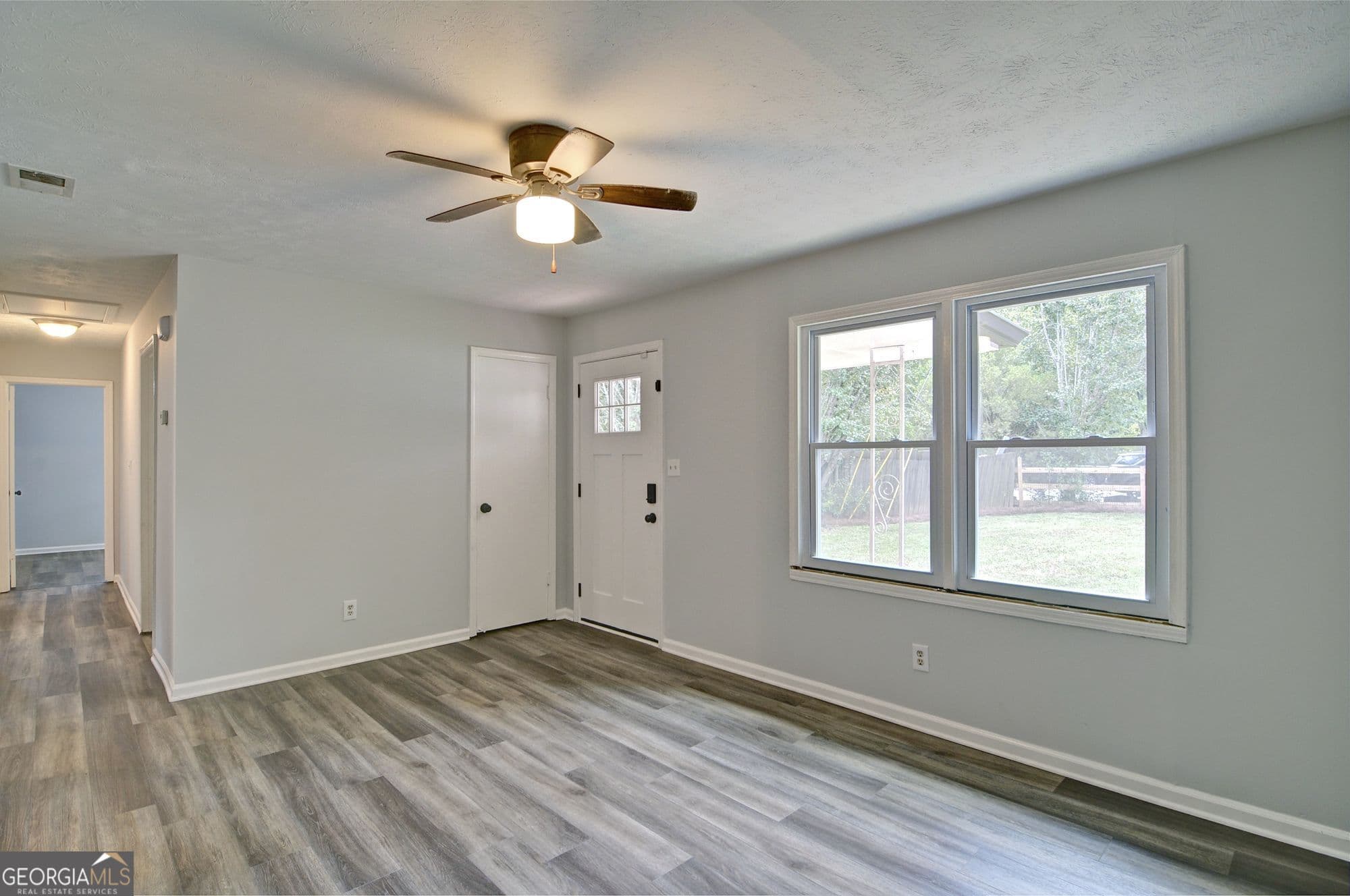 3 bedroom, 1.5 bathroom, 1,075 sq ft single family residence for sale at 3939 Morris Circle, Douglasville, GA 30135 — photo 3