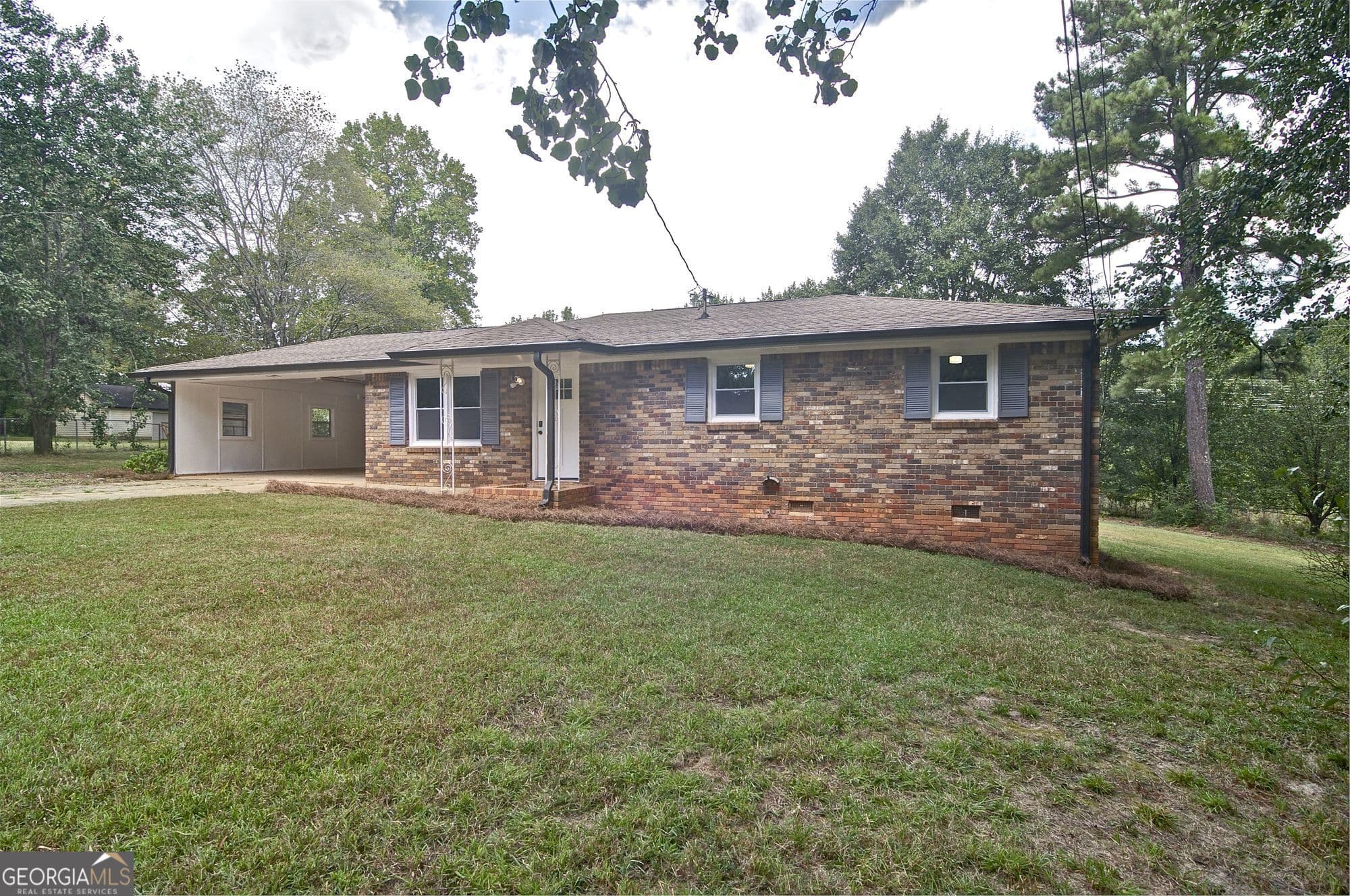3 bedroom, 1.5 bathroom, 1,075 sq ft single family residence for sale at 3939 Morris Circle, Douglasville, GA 30135 — photo 1 of 37