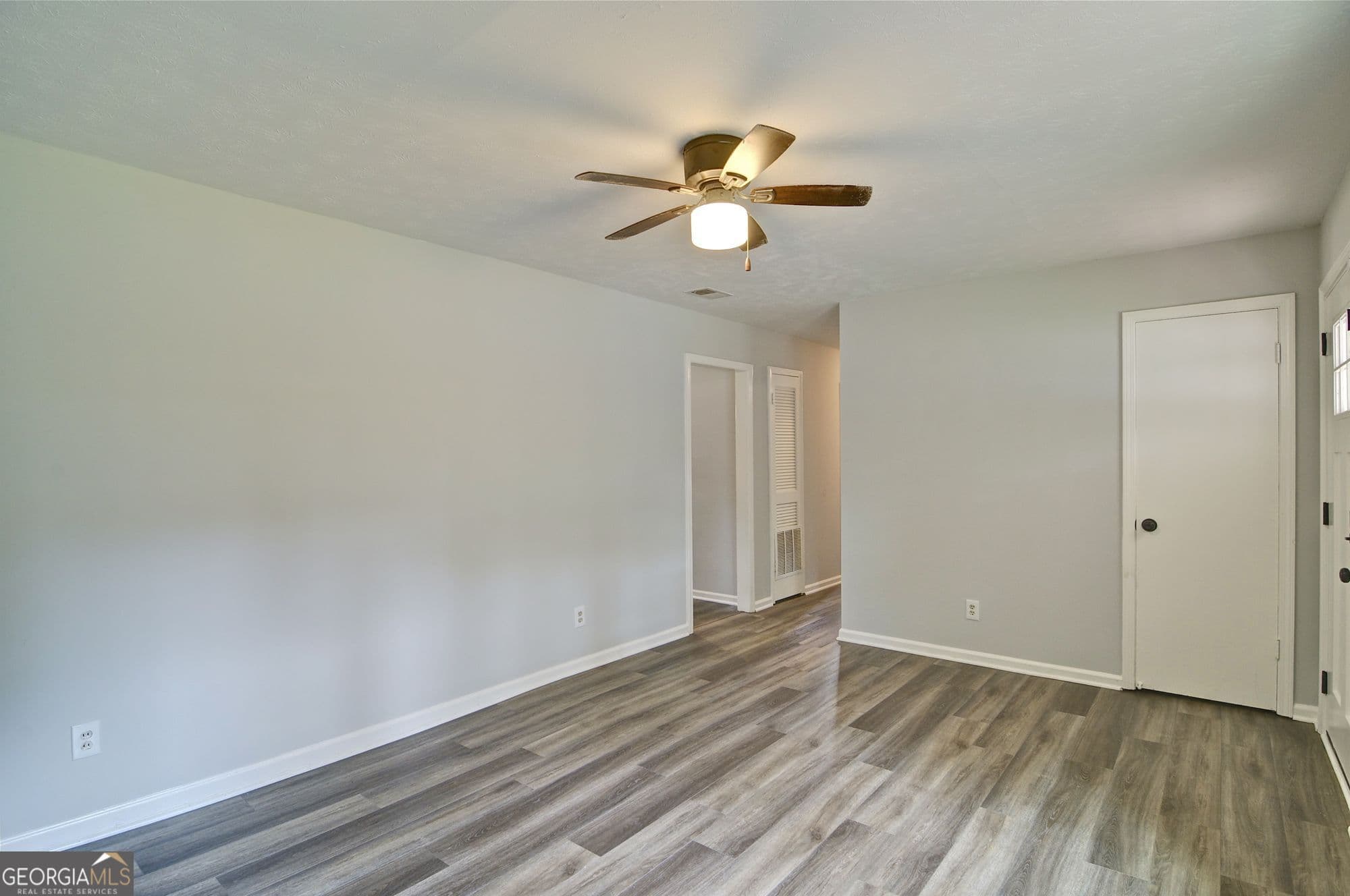 3 bedroom, 1.5 bathroom, 1,075 sq ft single family residence for sale at 3939 Morris Circle, Douglasville, GA 30135 — photo 4