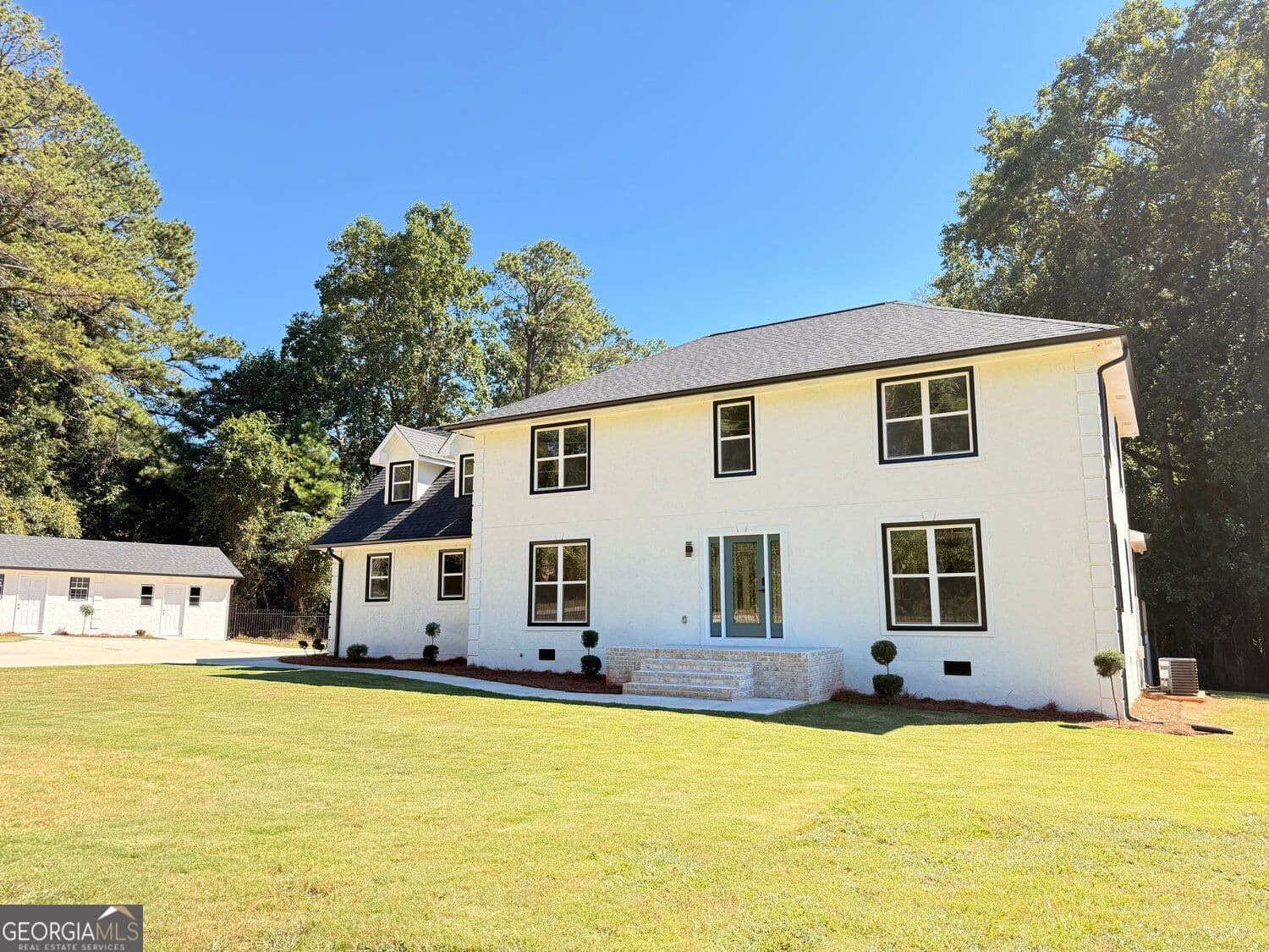 4 bedroom, 2.5 bathroom, 3,140 sq ft single family residence for sale at 2887 Lake Jodeco Road, Jonesboro, GA 30236 — photo 3