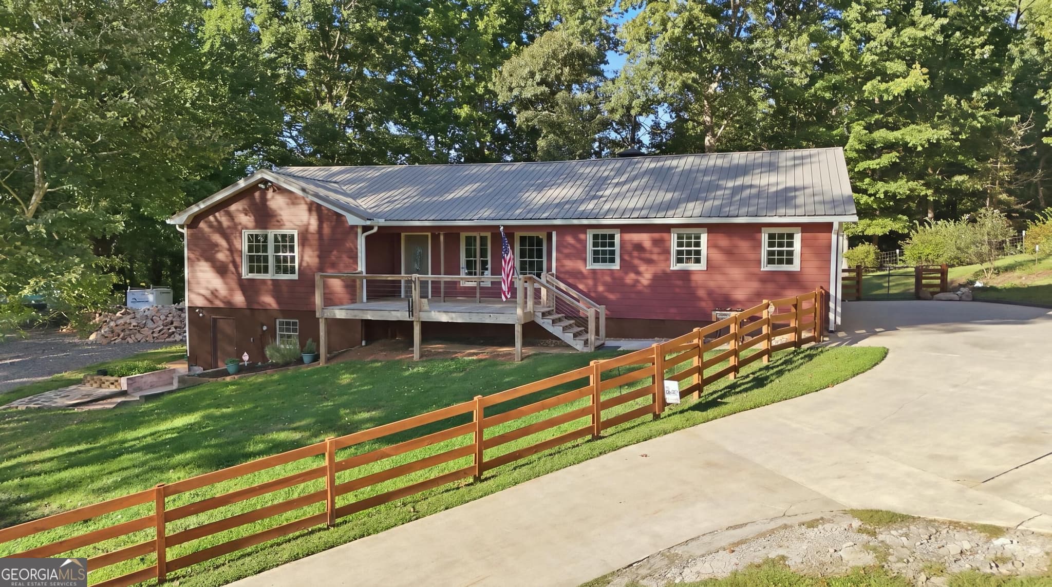 3 bedroom, 2 bathroom, 1,544 sq ft single family residence for sale at 1133 Ricky West Road, Cleveland, GA 30528 — photo 1 of 86