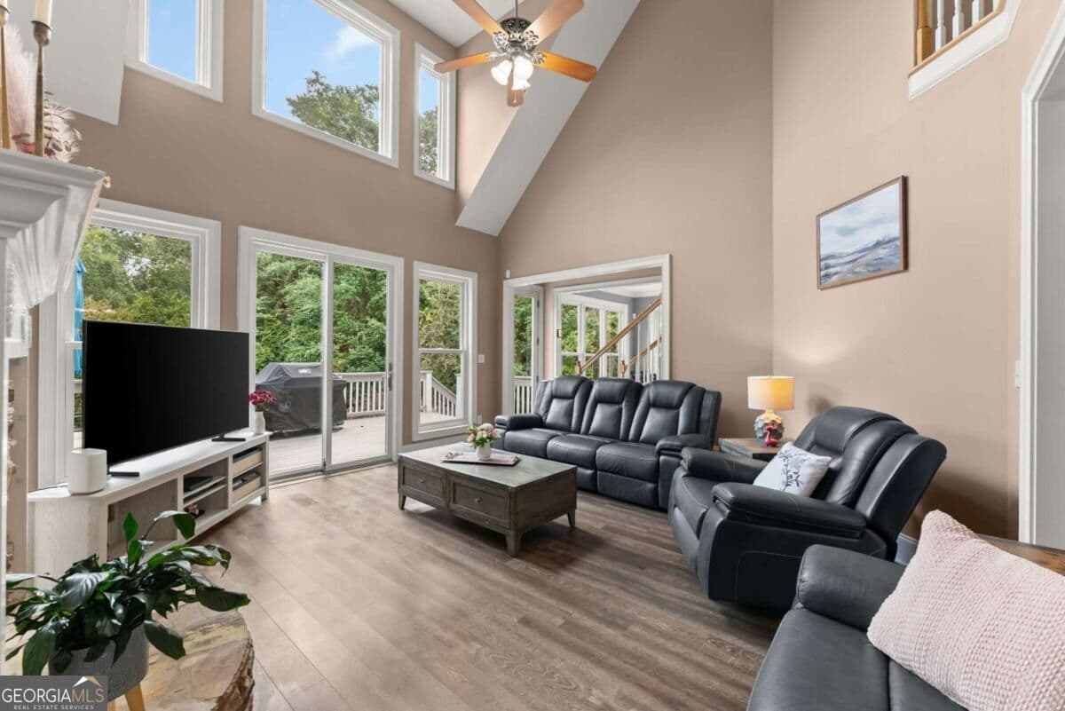 6 bedroom, 4.5 bathroom, 4,571 sq ft single family residence for sale at 1522 Gracebrook Drive, Lawrenceville, GA 30045 — photo 7
