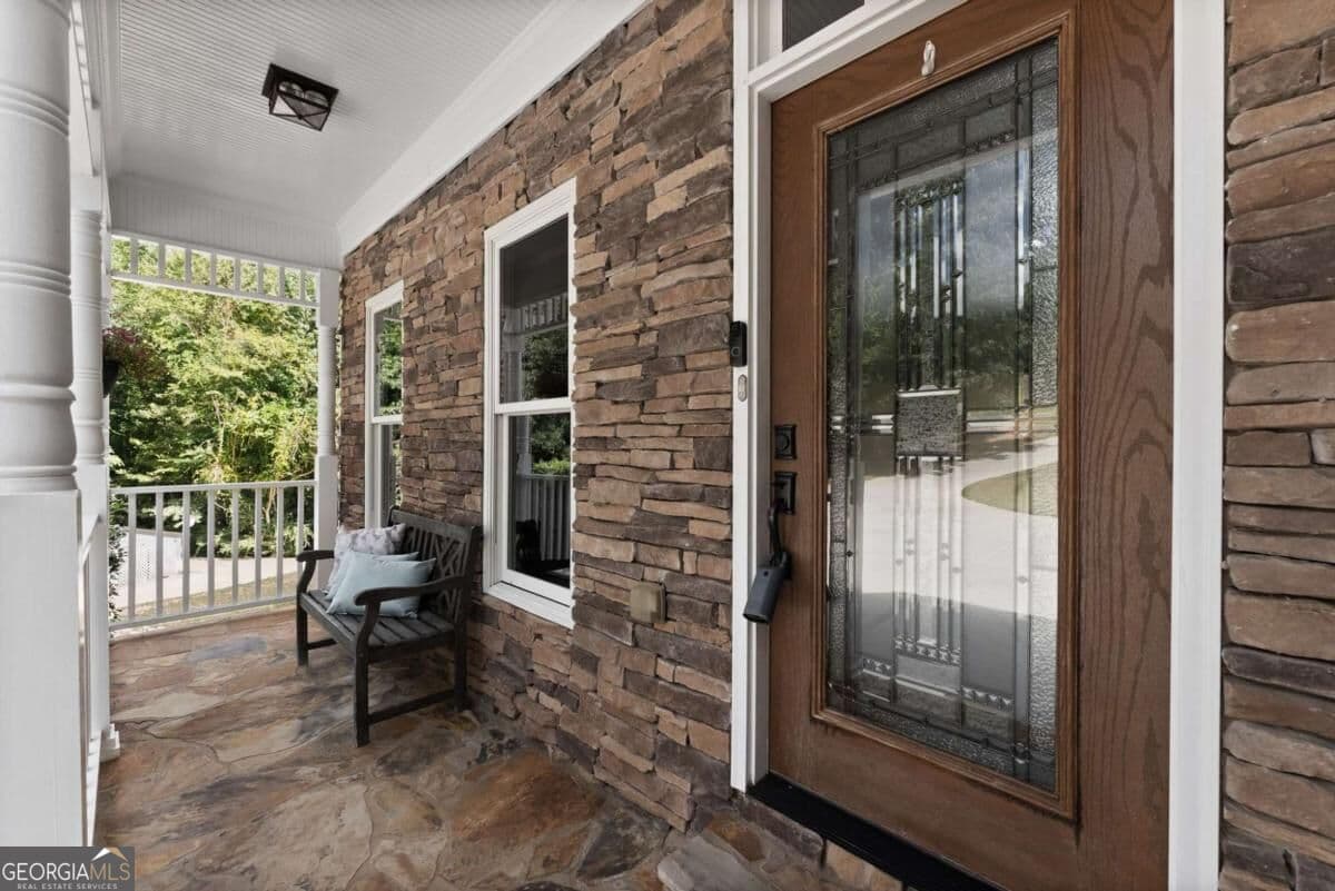6 bedroom, 4.5 bathroom, 4,571 sq ft single family residence for sale at 1522 Gracebrook Drive, Lawrenceville, GA 30045 — photo 4