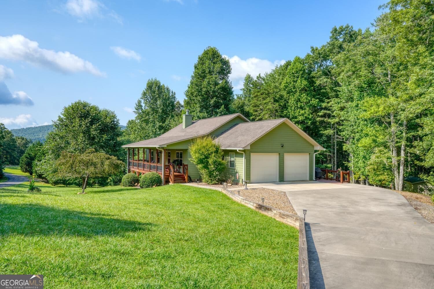 4 bedroom, 4.5 bathroom, 3,312 sq ft single family residence for sale at 240 Charles Lane, Morganton, GA 30560 — photo 2