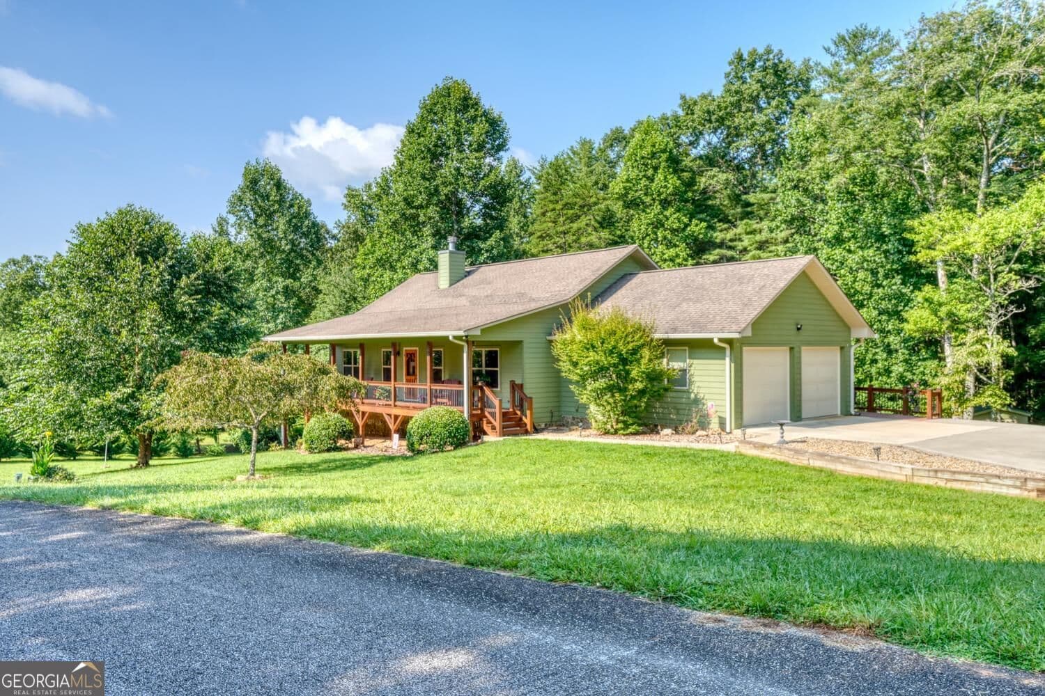 4 bedroom, 4.5 bathroom, 3,312 sq ft single family residence for sale at 240 Charles Lane, Morganton, GA 30560 — photo 3