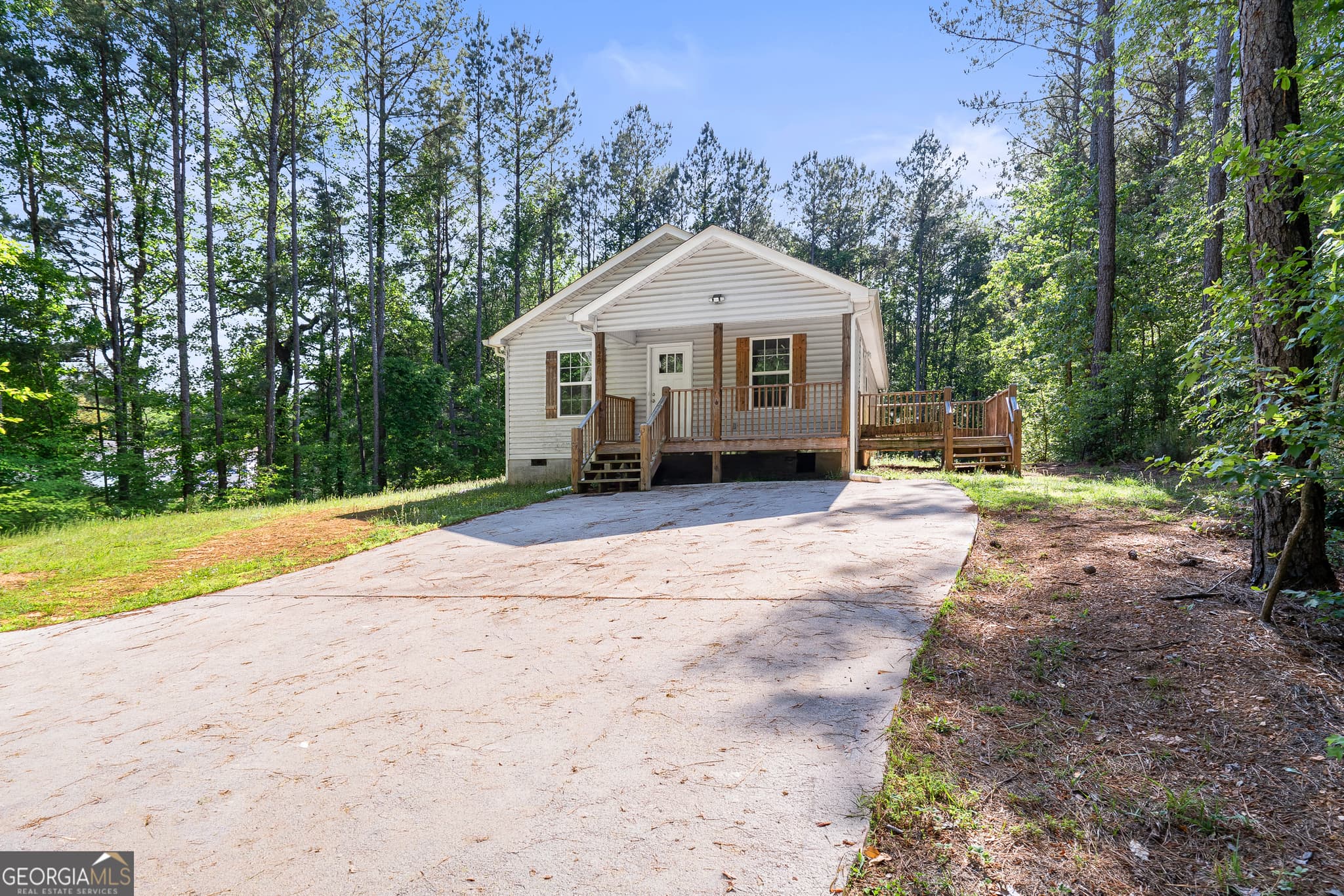 3 bedroom, 2 bathroom, 1,248 sq ft single family residence for sale at 4280 Old Dixie Highway, Dalton, GA 30721 — photo 2
