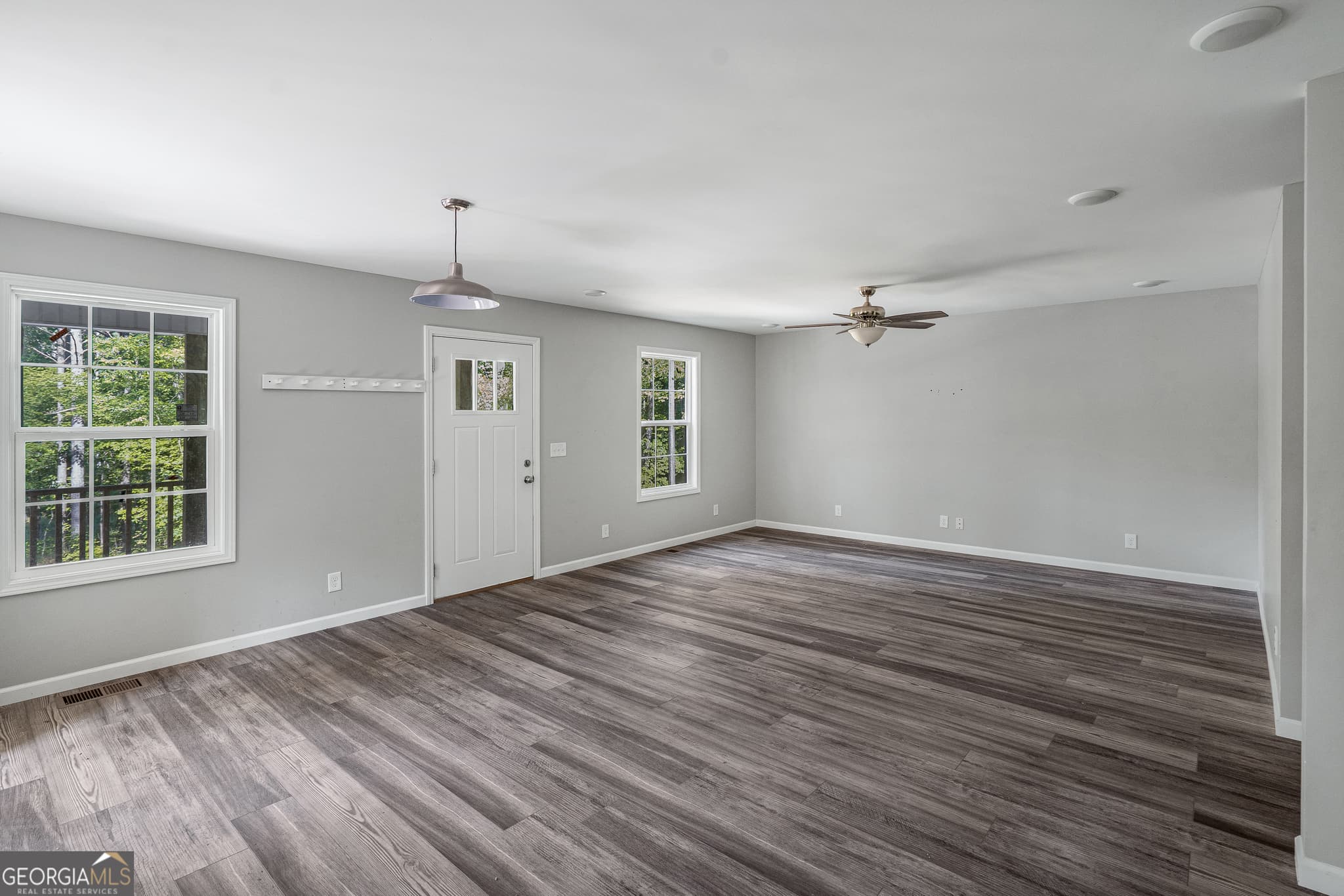 3 bedroom, 2 bathroom, 1,248 sq ft single family residence for sale at 4280 Old Dixie Highway, Dalton, GA 30721 — photo 5