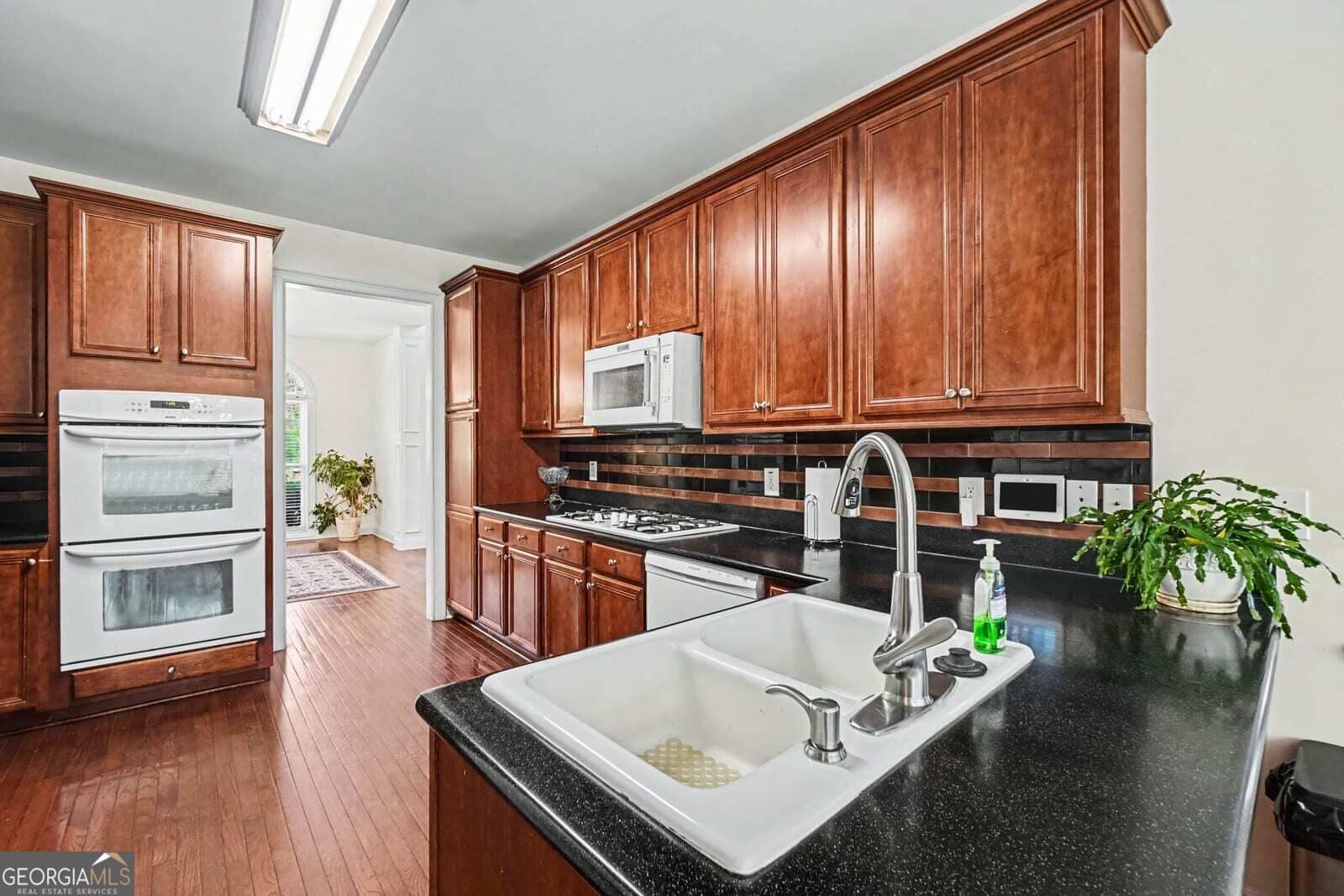 6 bedroom, 4.5 bathroom, 4,139 sq ft single family residence for sale at 5452 Old Dalton Road, Calhoun, GA 30701 — photo 10
