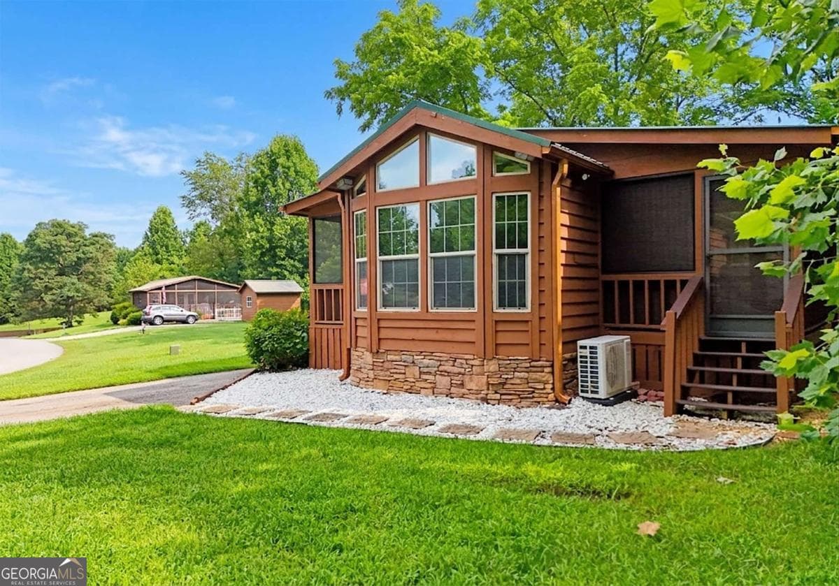 1 bedroom, 1 bathroom, 428 sq ft cabin,single family residence for sale at 87 Chimney Ridge, Blairsville, GA 30512 — photo 6