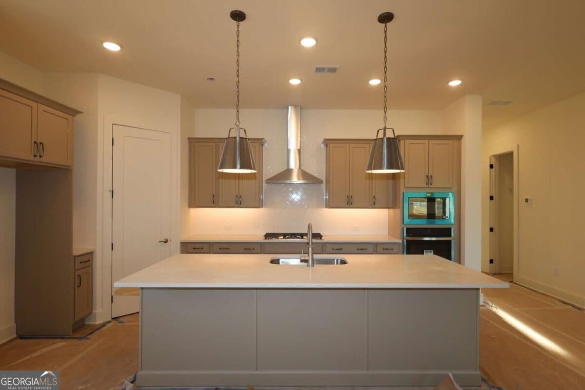 4 bedroom, 3 bathroom, 2,611 sq ft single family residence for sale at 1319 Autumn Lake Drive, Gainesville, GA 30504 — photo 8