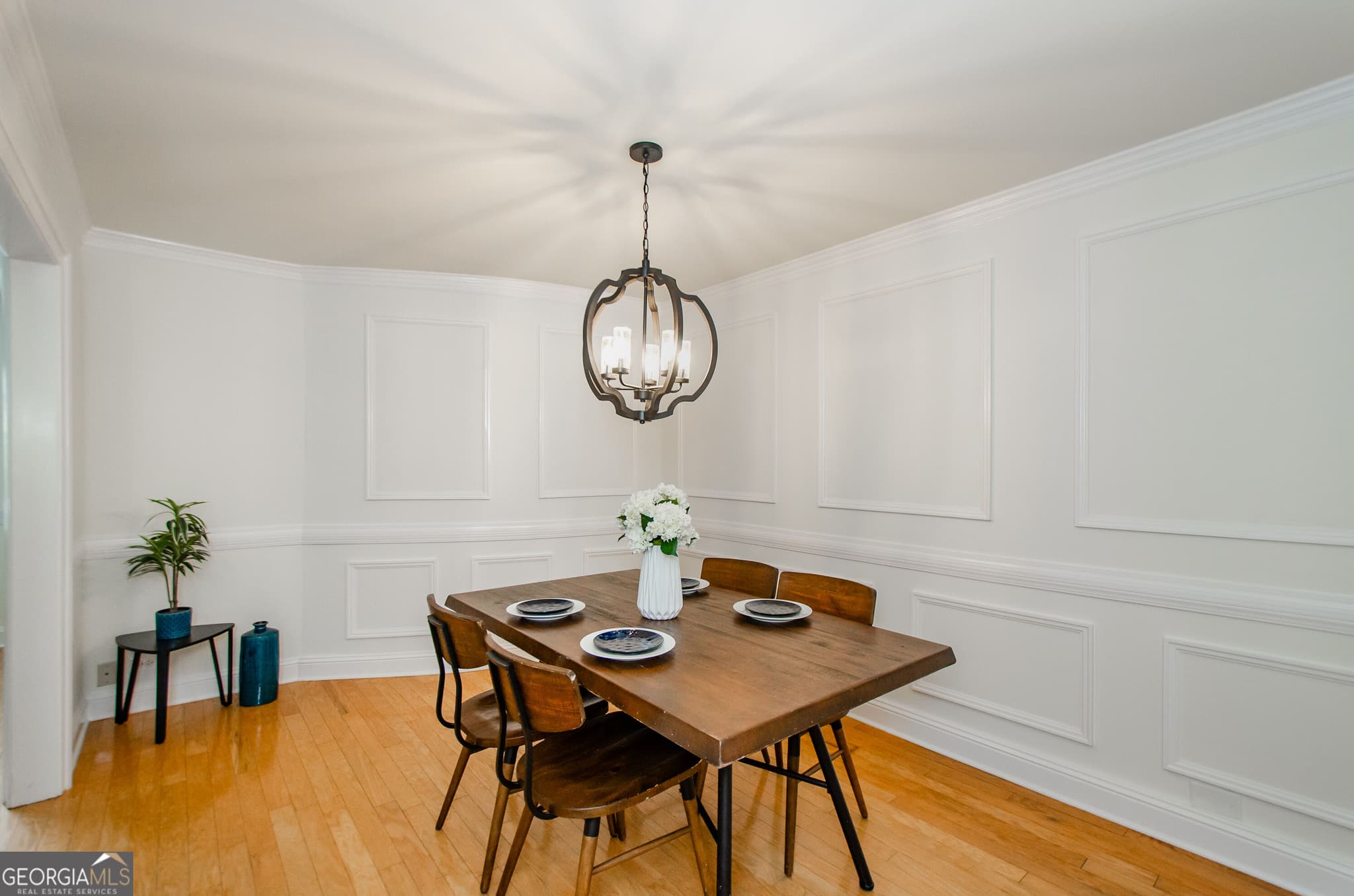 3 bedroom, 2 bathroom, 1,368 sq ft condominium for sale at 5400 Roswell Road D4, Sandy Springs, GA 30342 — photo 7