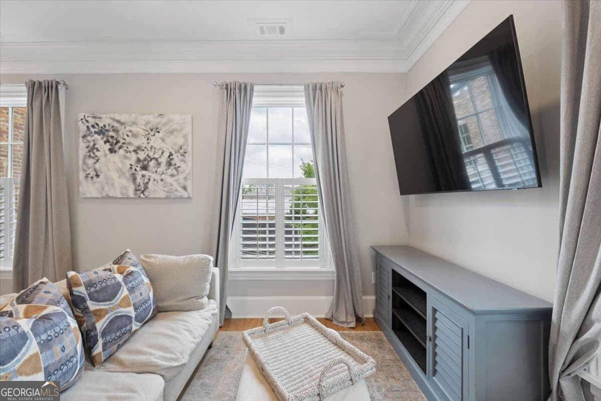 1 bedroom, 1 bathroom, 532 sq ft condominium for sale at 200 W Washington Street UNIT A, Madison, GA 30650 — photo 2