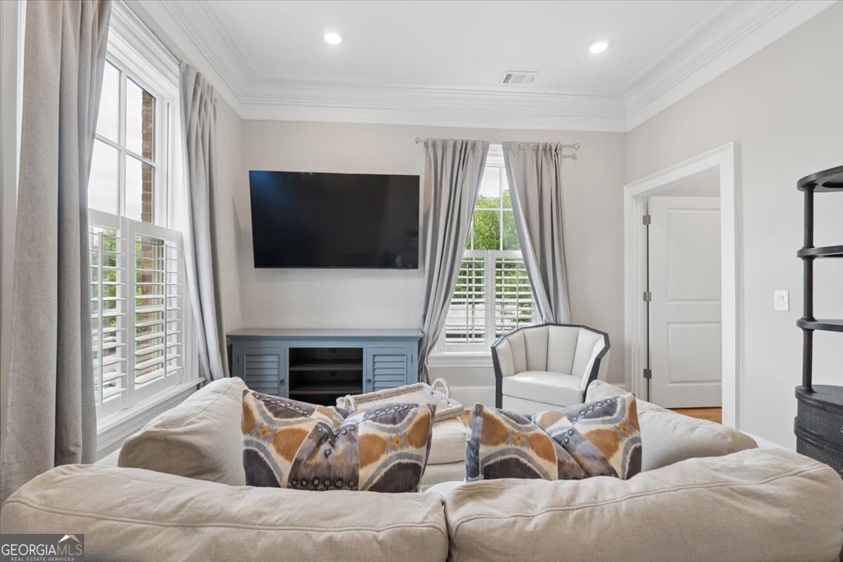1 bedroom, 1 bathroom, 532 sq ft condominium for sale at 200 W Washington Street UNIT A, Madison, GA 30650 — photo 3