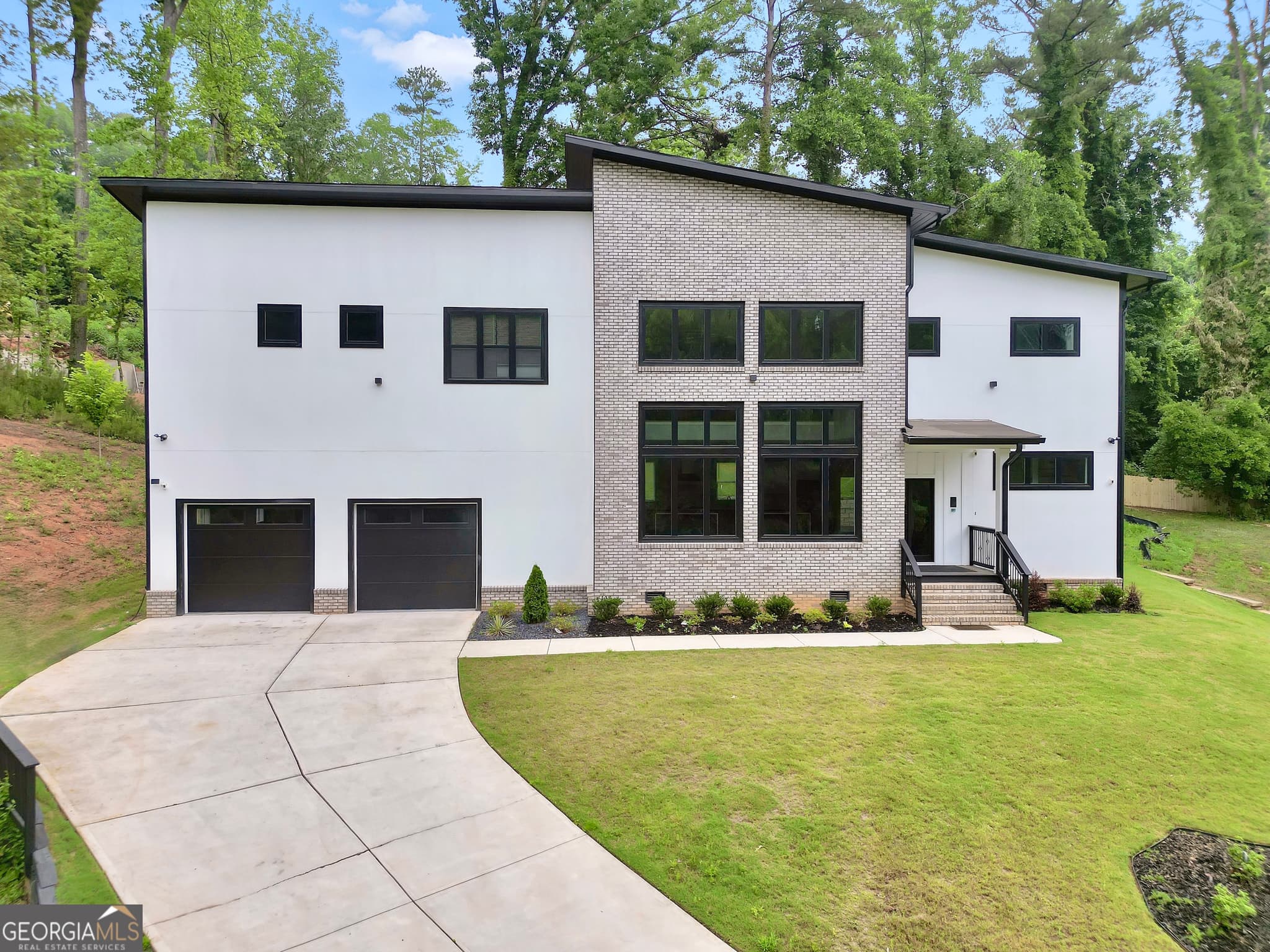 4 bedroom, 3.5 bathroom, 3,105 sq ft single family residence sold at 1192 Shore Drive, Atlanta, GA 30311