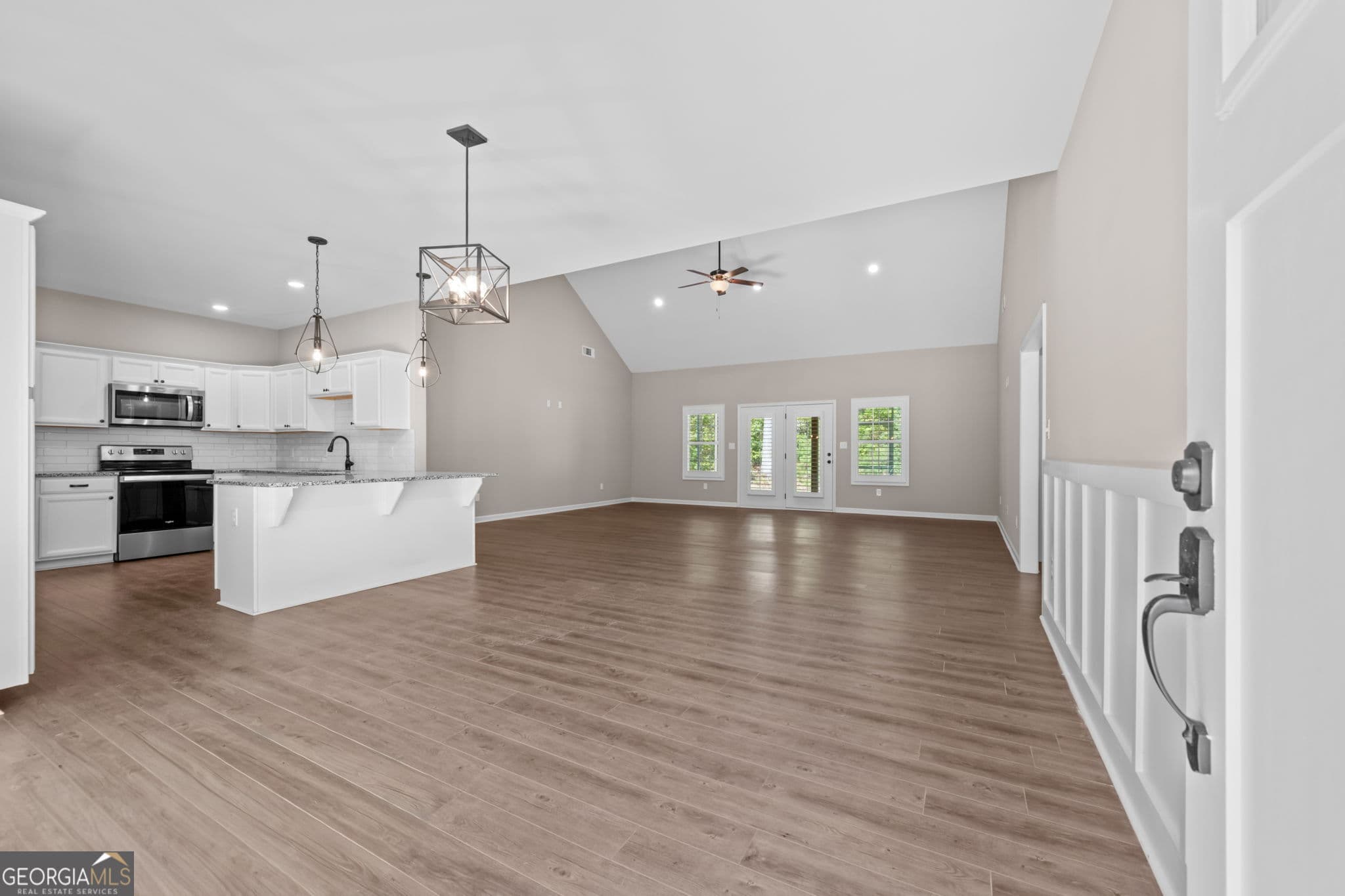 4 bedroom, 3 bathroom, 2,661 sq ft single family residence for sale at 171 Arrow Point Road, Jackson, GA 30233 — photo 7
