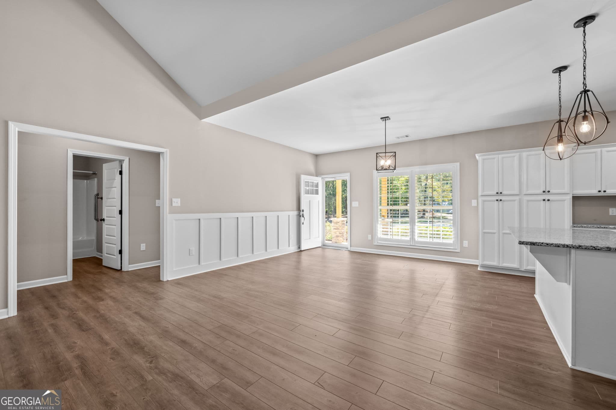 4 bedroom, 3 bathroom, 2,661 sq ft single family residence for sale at 171 Arrow Point Road, Jackson, GA 30233 — photo 9