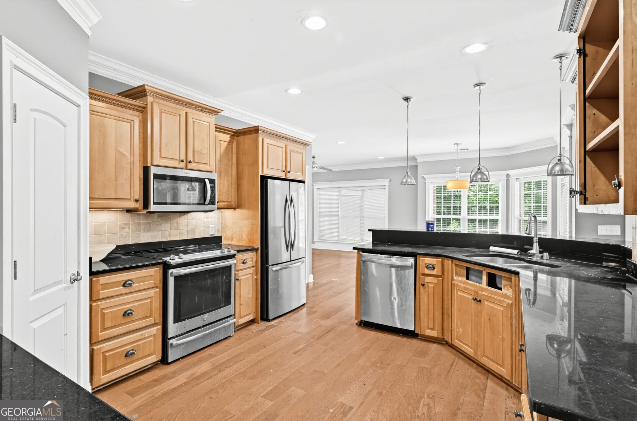 4 bedroom, 3 bathroom, 3,407 sq ft single family residence for sale at 436 Channing Drive, Richmond Hill, GA 31324 — photo 3