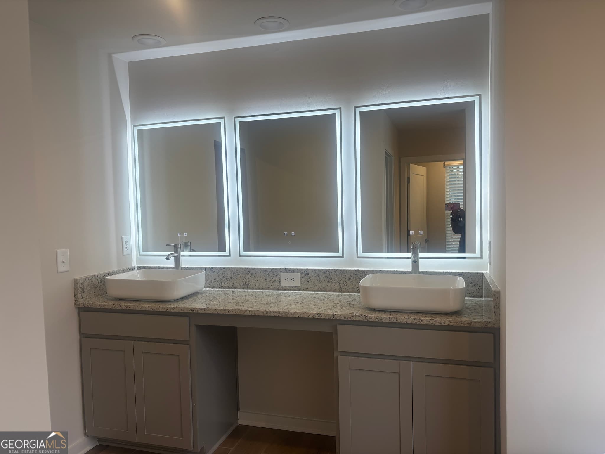 4 bedroom, 2.5 bathroom, 2,007 sq ft single family residence for sale at 502 Headwater Court, Lagrange, GA 30241 — photo 3