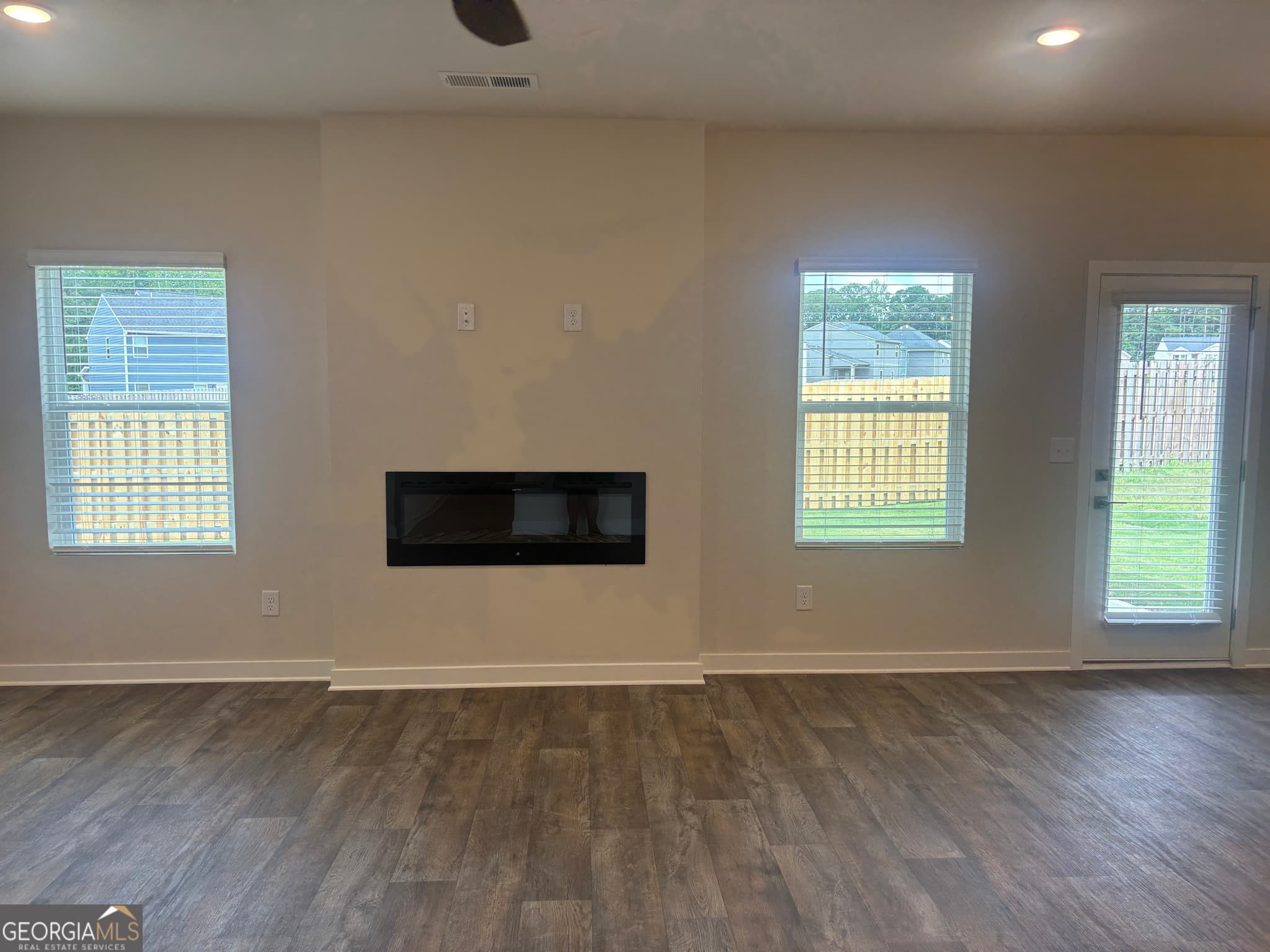 4 bedroom, 2.5 bathroom, 2,007 sq ft single family residence for sale at 502 Headwater Court, Lagrange, GA 30241 — photo 8