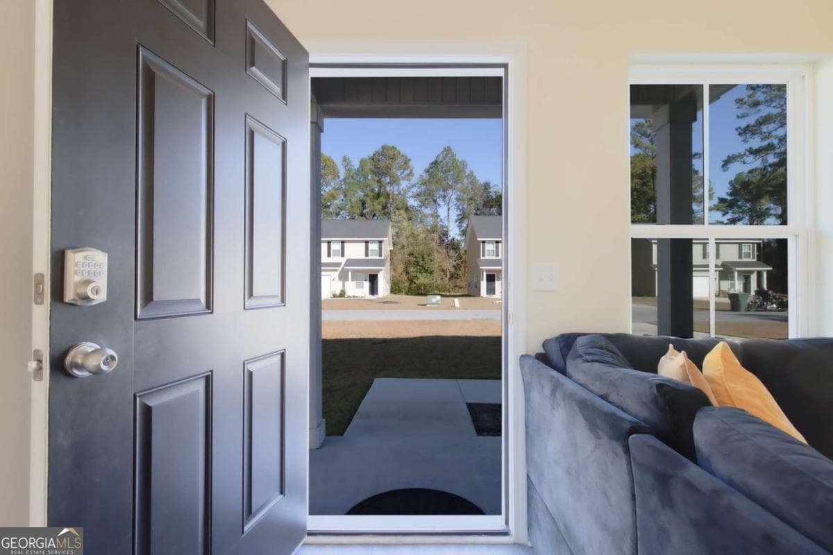 4 bedroom, 2.5 bathroom, 1,801 sq ft single family residence for sale at 703 Mill Creek, Hinesville, GA 31313 — photo 5