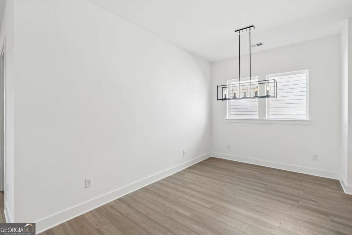 2 bedroom, 2 bathroom, 1,915 sq ft single family residence for sale at 1331 Autumn Lake Drive, Gainesville, GA 30504 — photo 10