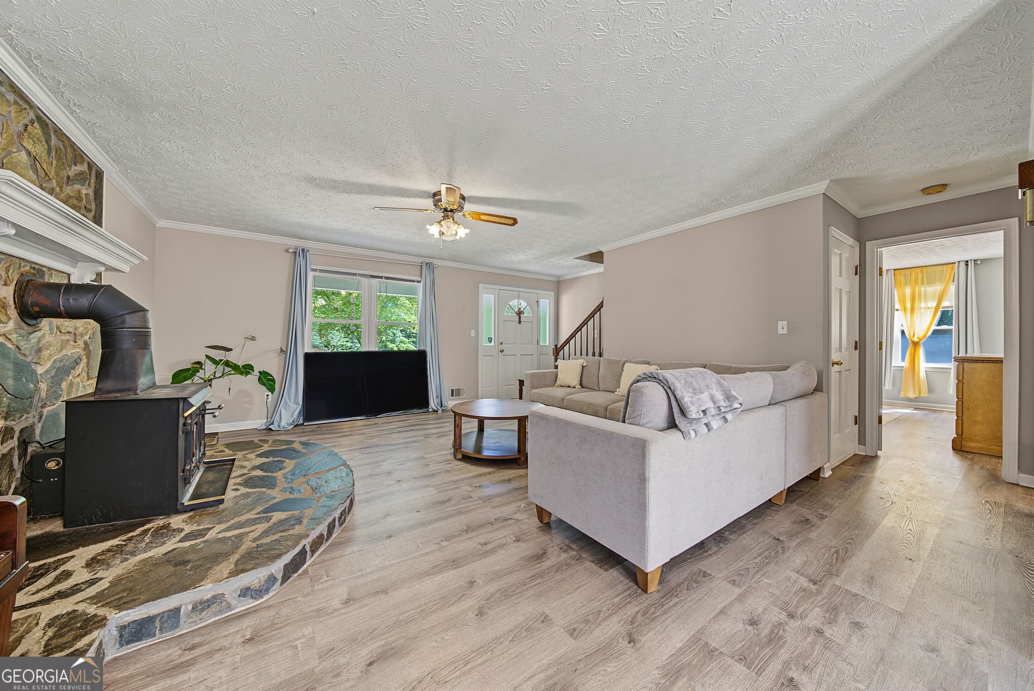 4 bedroom, 3 bathroom, 2,919 sq ft single family residence for sale at 330 Laurelwood Drive, Tyrone, GA 30290 — photo 7