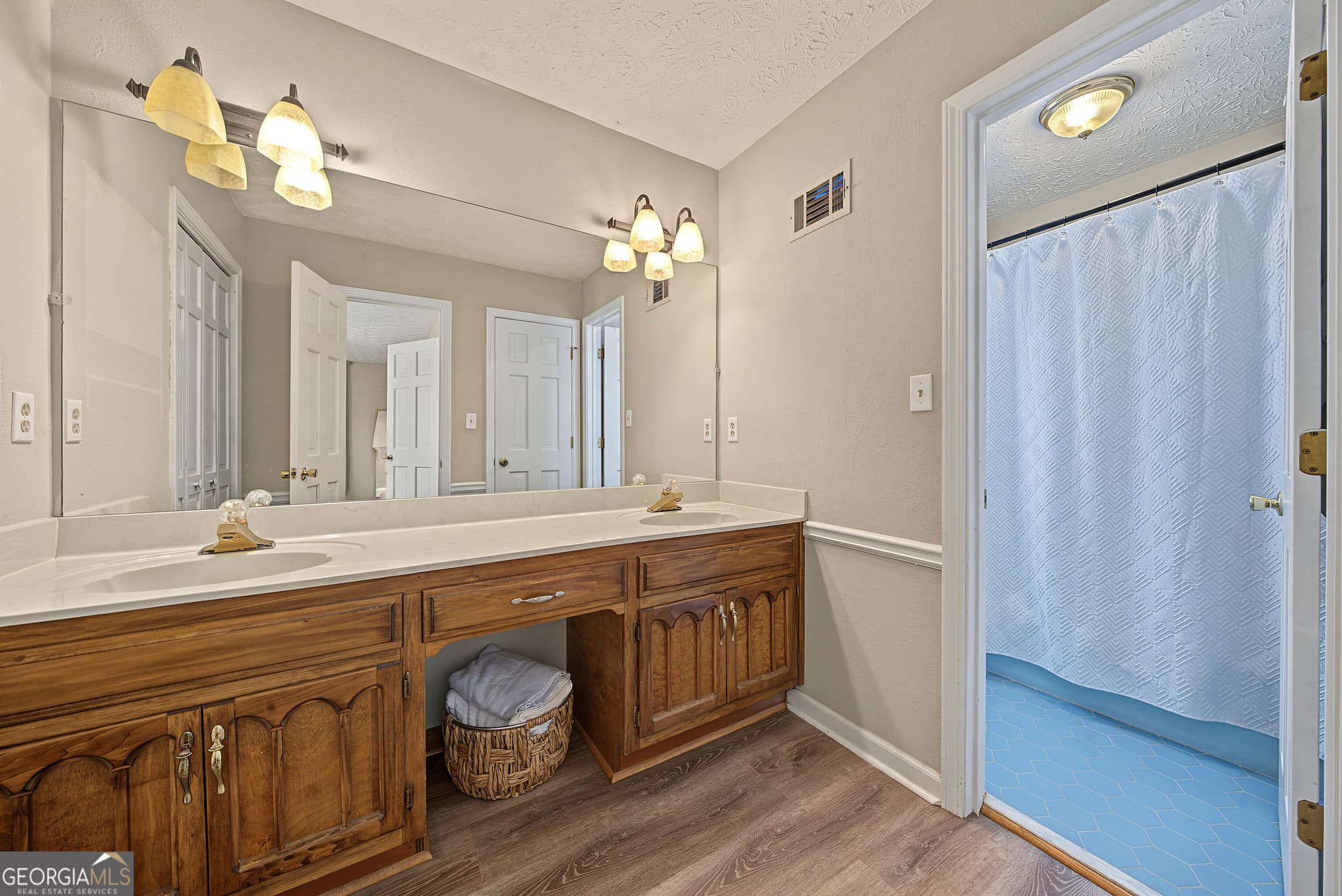 4 bedroom, 3 bathroom, 2,919 sq ft single family residence for sale at 330 Laurelwood Drive, Tyrone, GA 30290 — photo 10